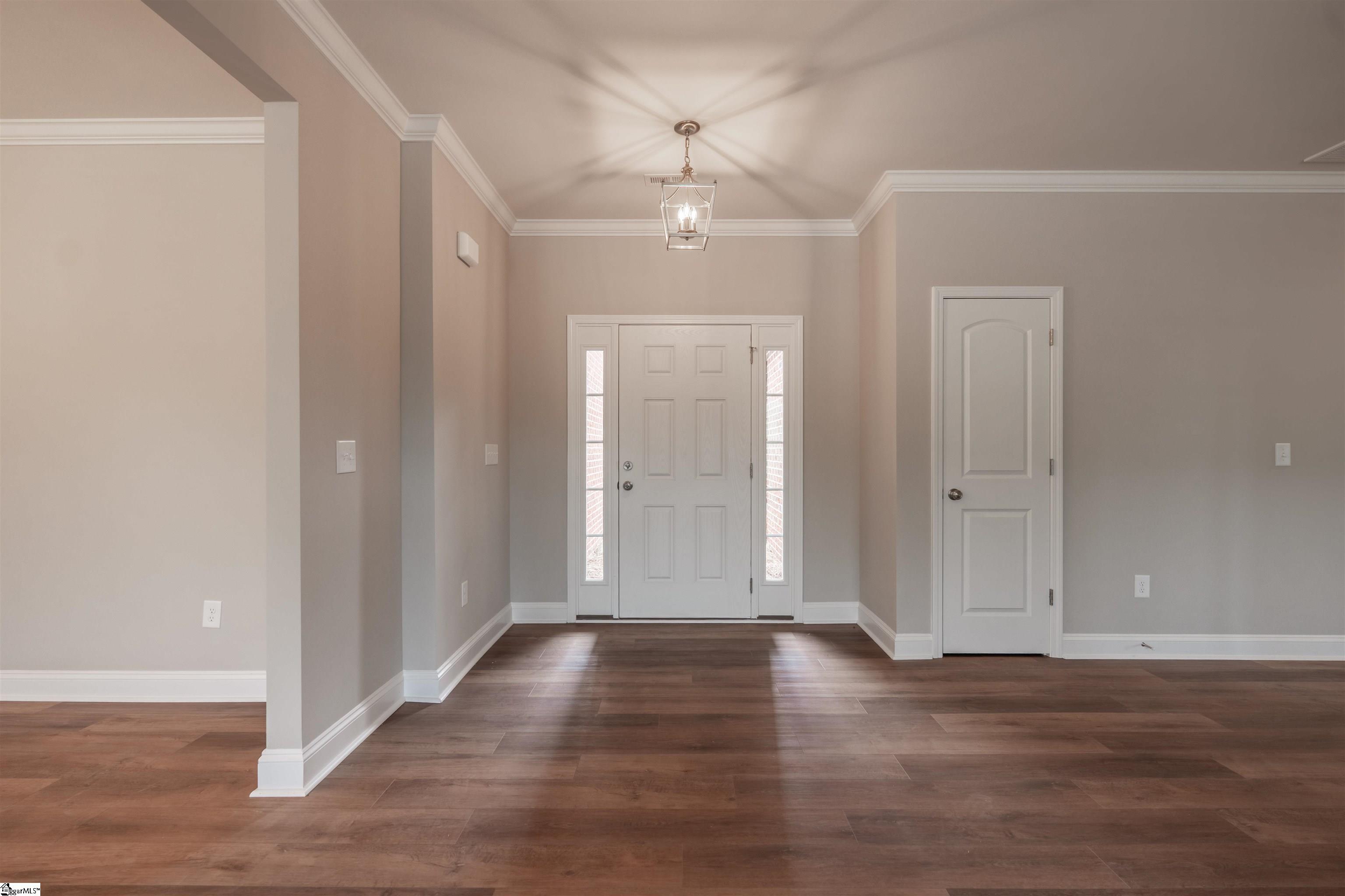 241 Carriage Gate Drive Wellford, SC 29385