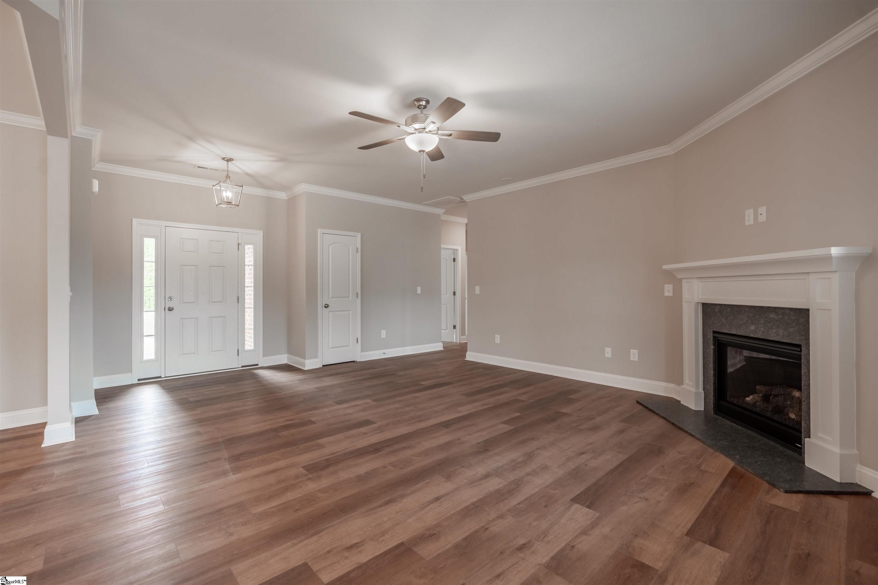 241 Carriage Gate Drive Wellford, SC 29385