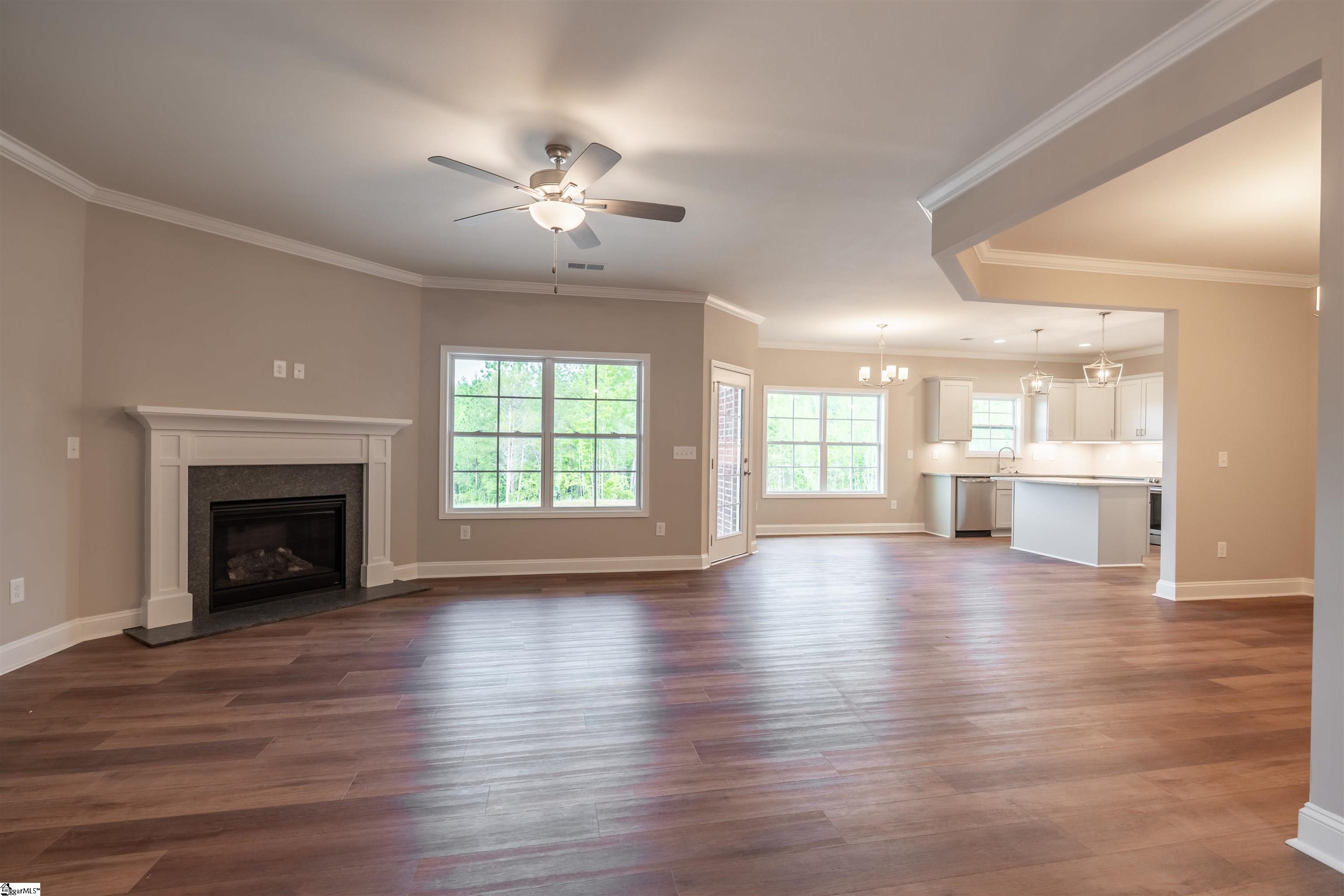 241 Carriage Gate Drive Wellford, SC 29385