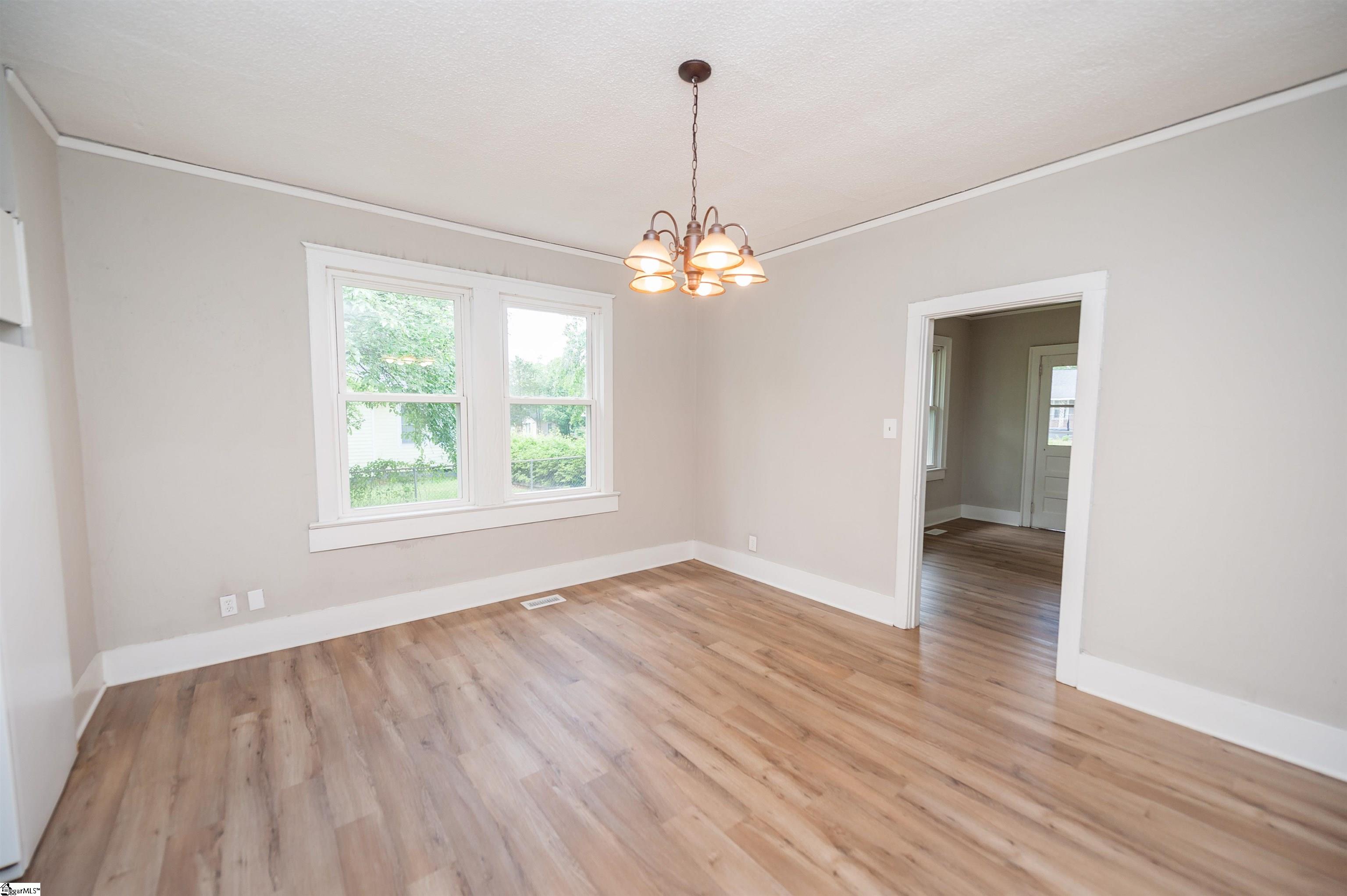 14 Damson Street Spartanburg, SC 29303