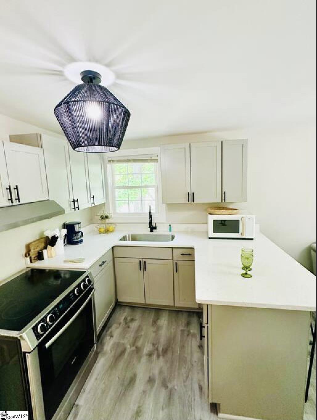 1 A Christopher Street Greenville, SC 29617
