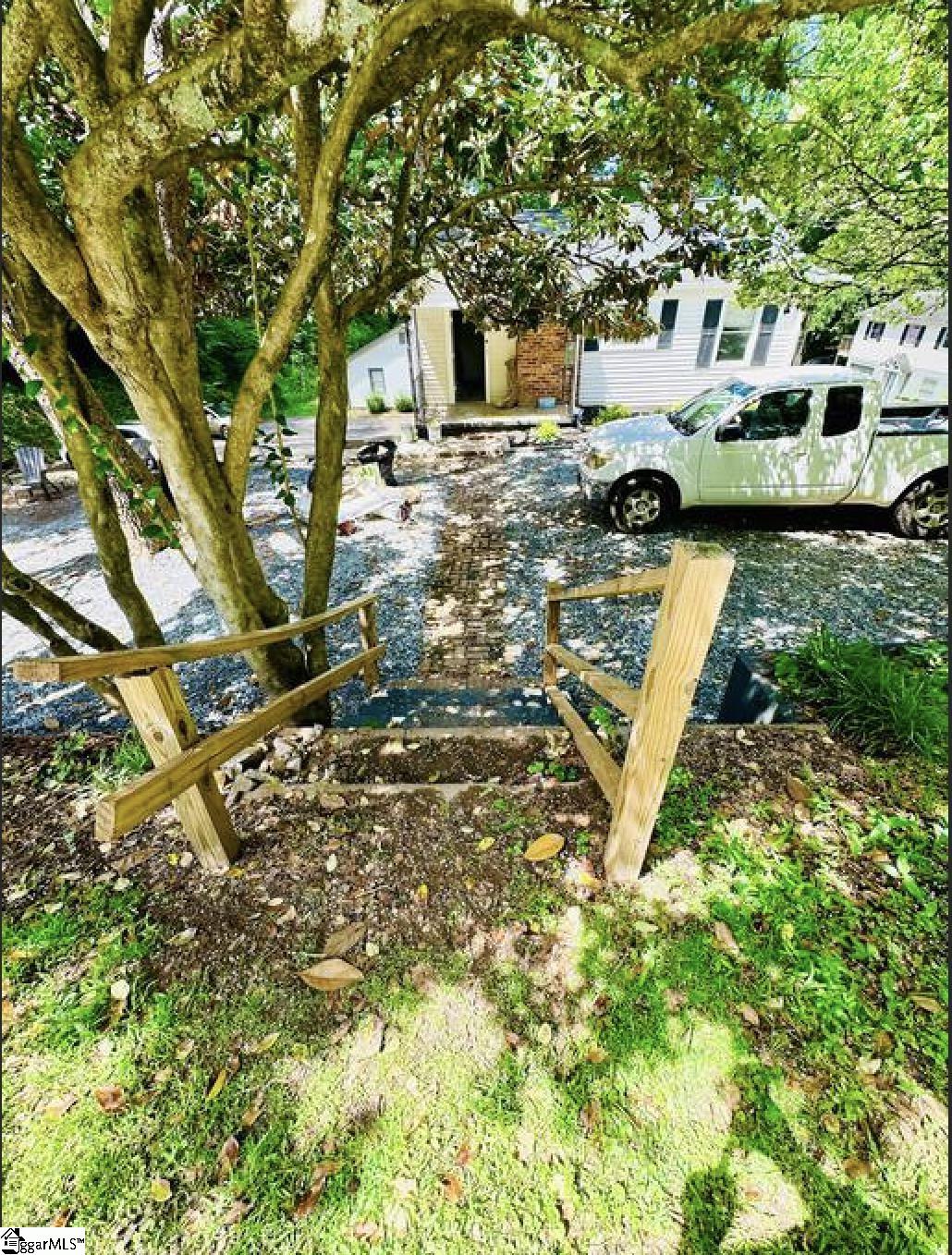 1 A Christopher Street Greenville, SC 29617