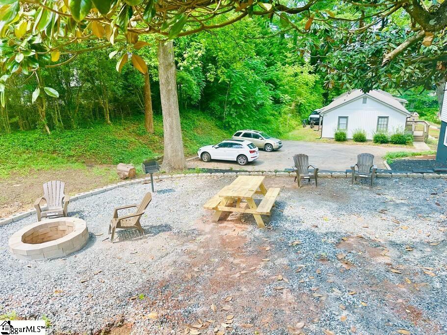 1 A Christopher Street Greenville, SC 29617