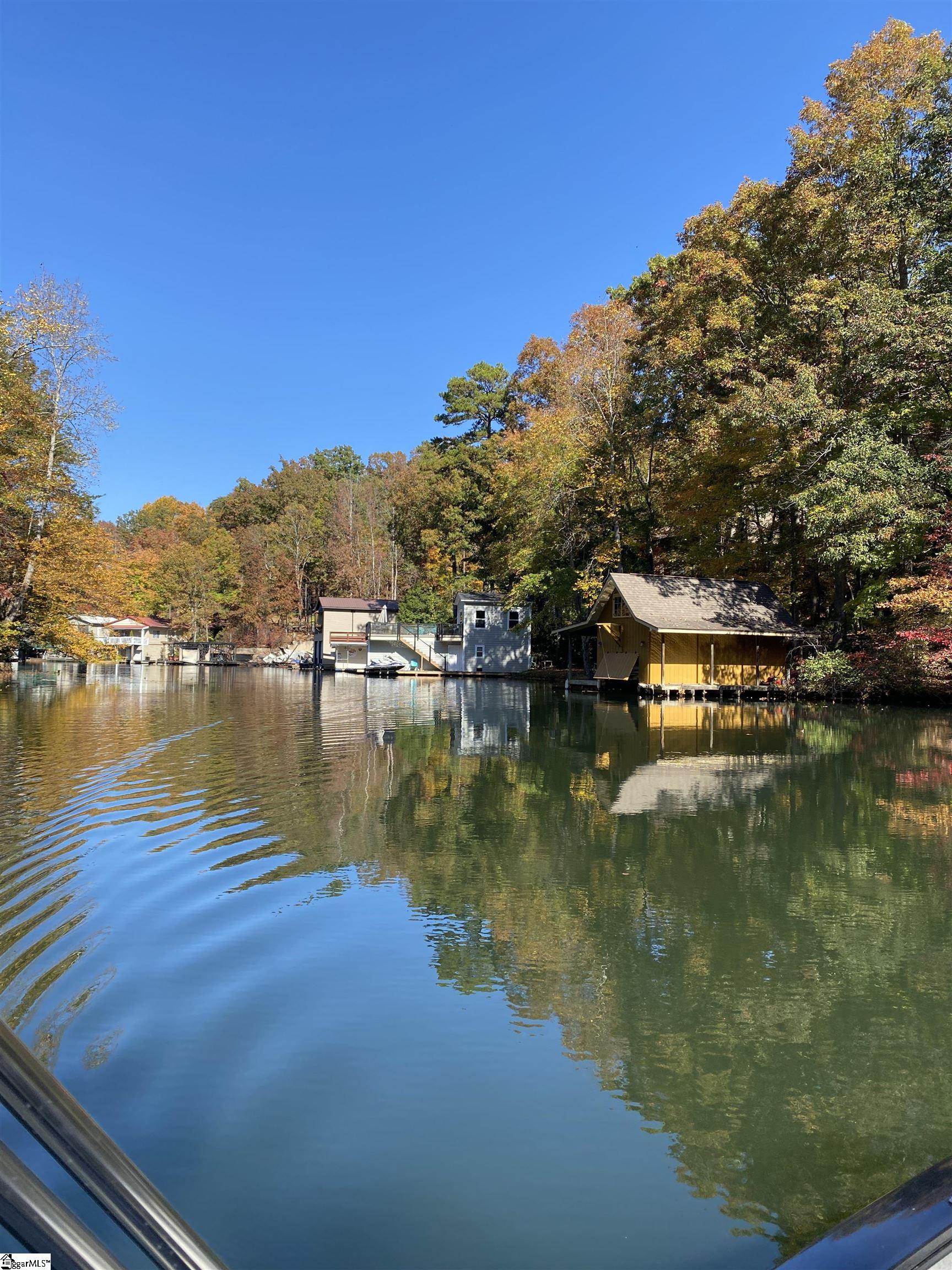 524 Caledonia Loop Landrum, SC 29356
