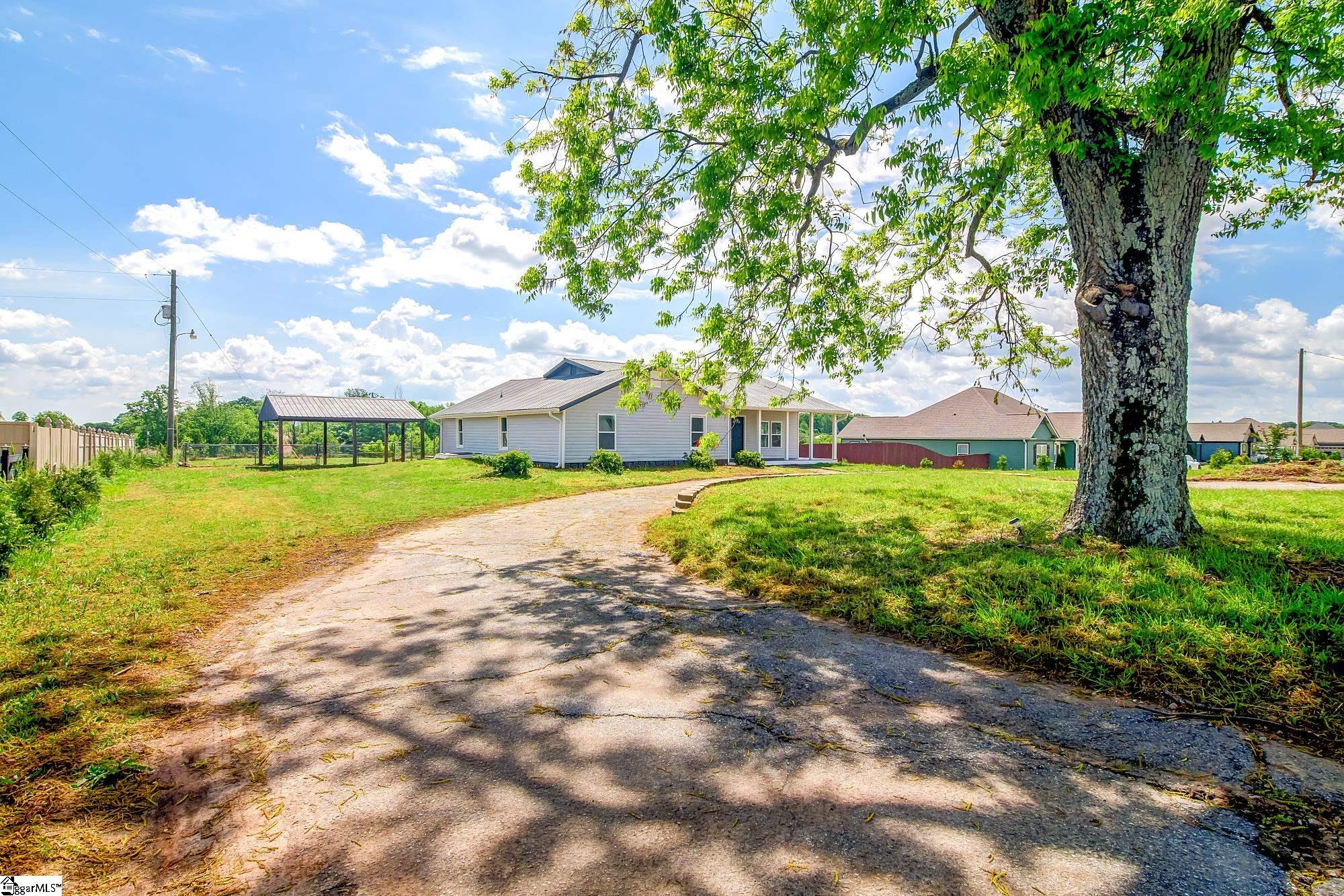 583 Berry Road Boiling Springs, SC 29316