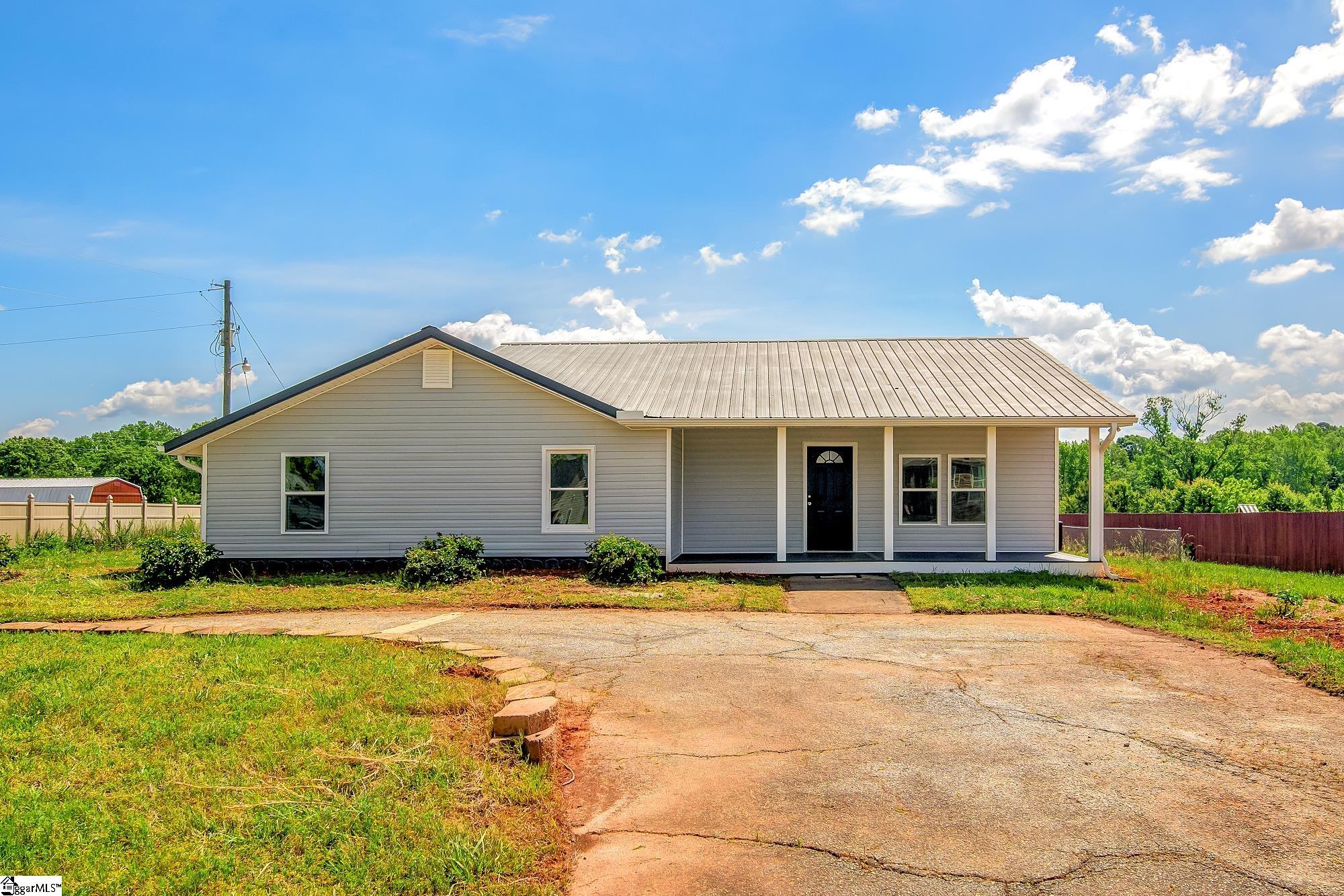 583 Berry Road Boiling Springs, SC 29316