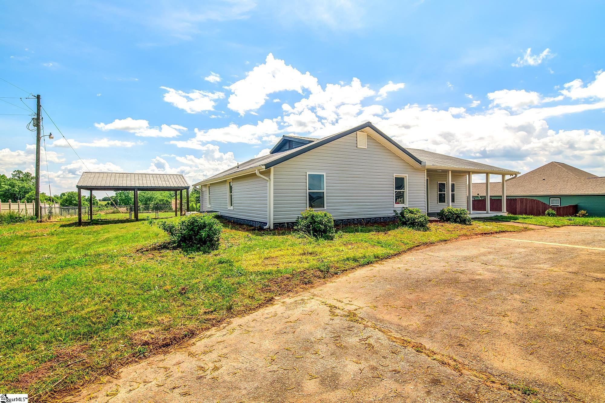 583 Berry Road Boiling Springs, SC 29316