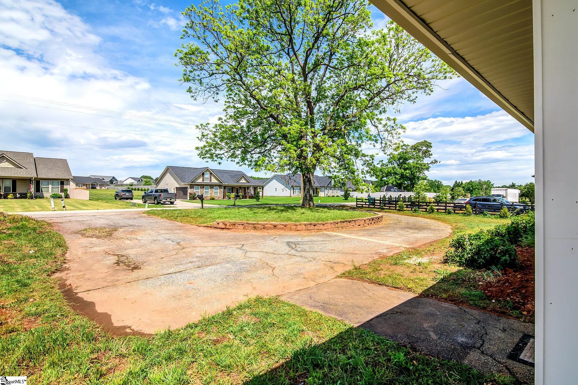 583 Berry Road Boiling Springs, SC 29316