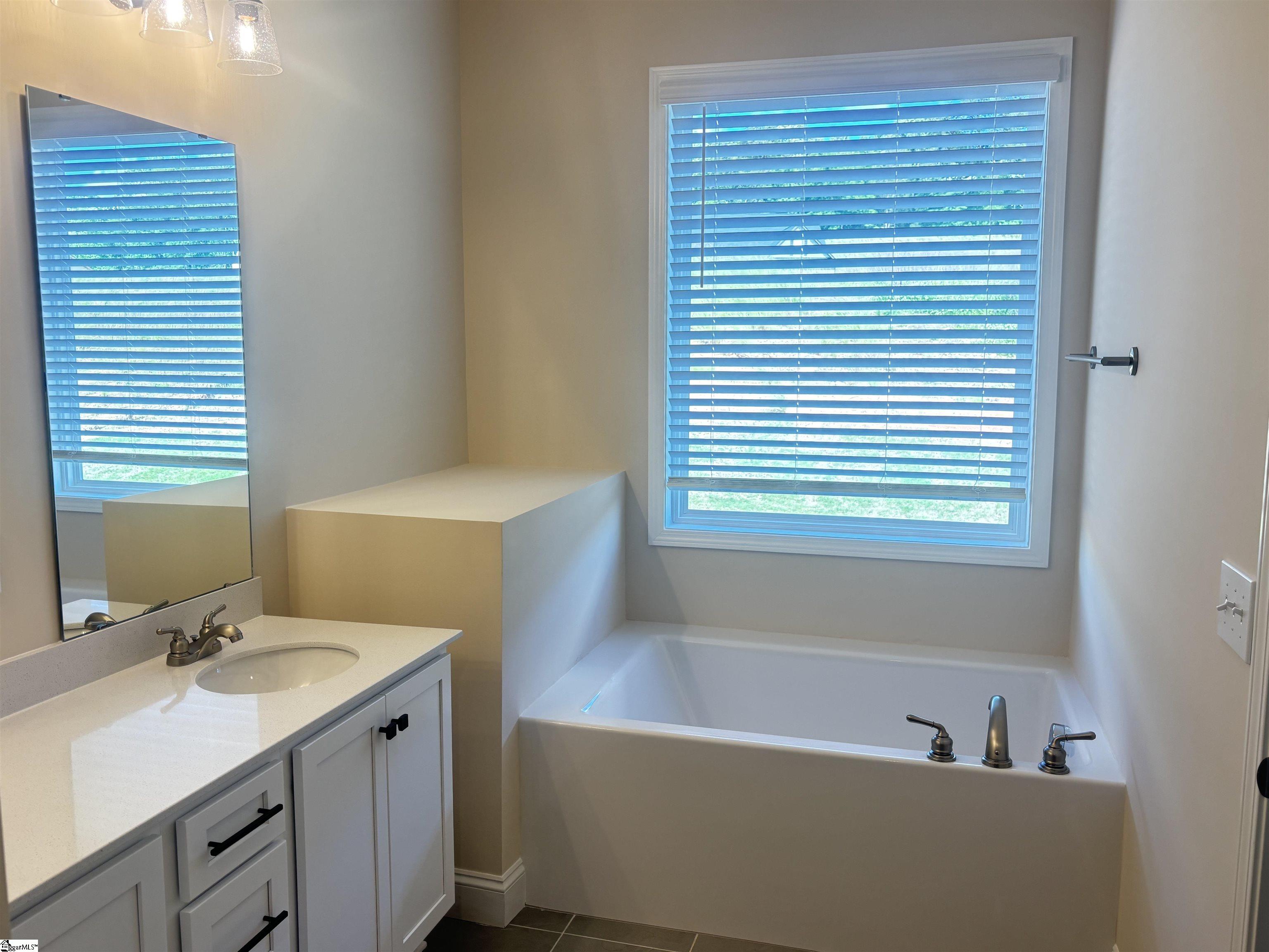 6033 Peregrine Lane Greer, SC 29651