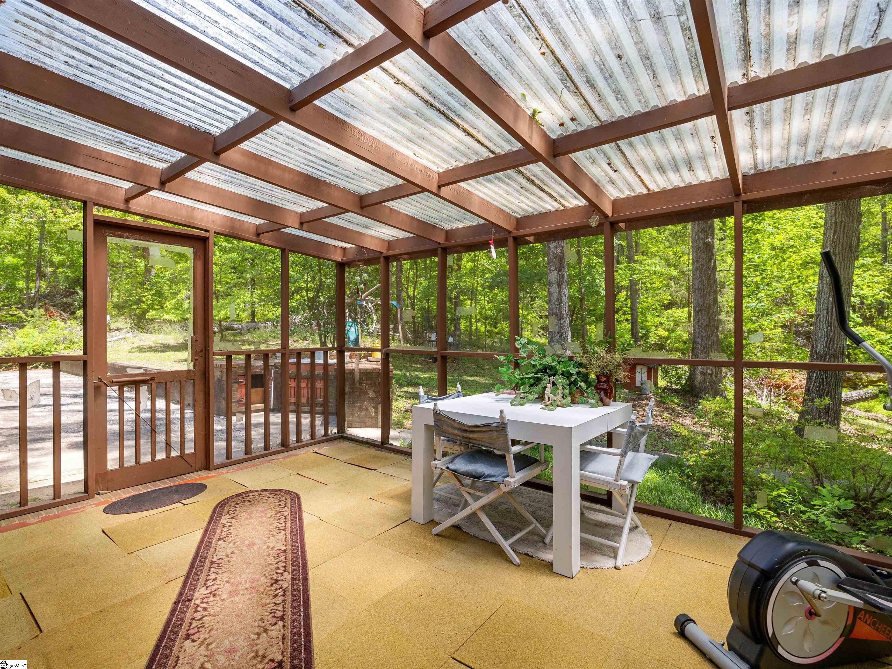 132 Rosecrest Road Spartanburg, SC 29303