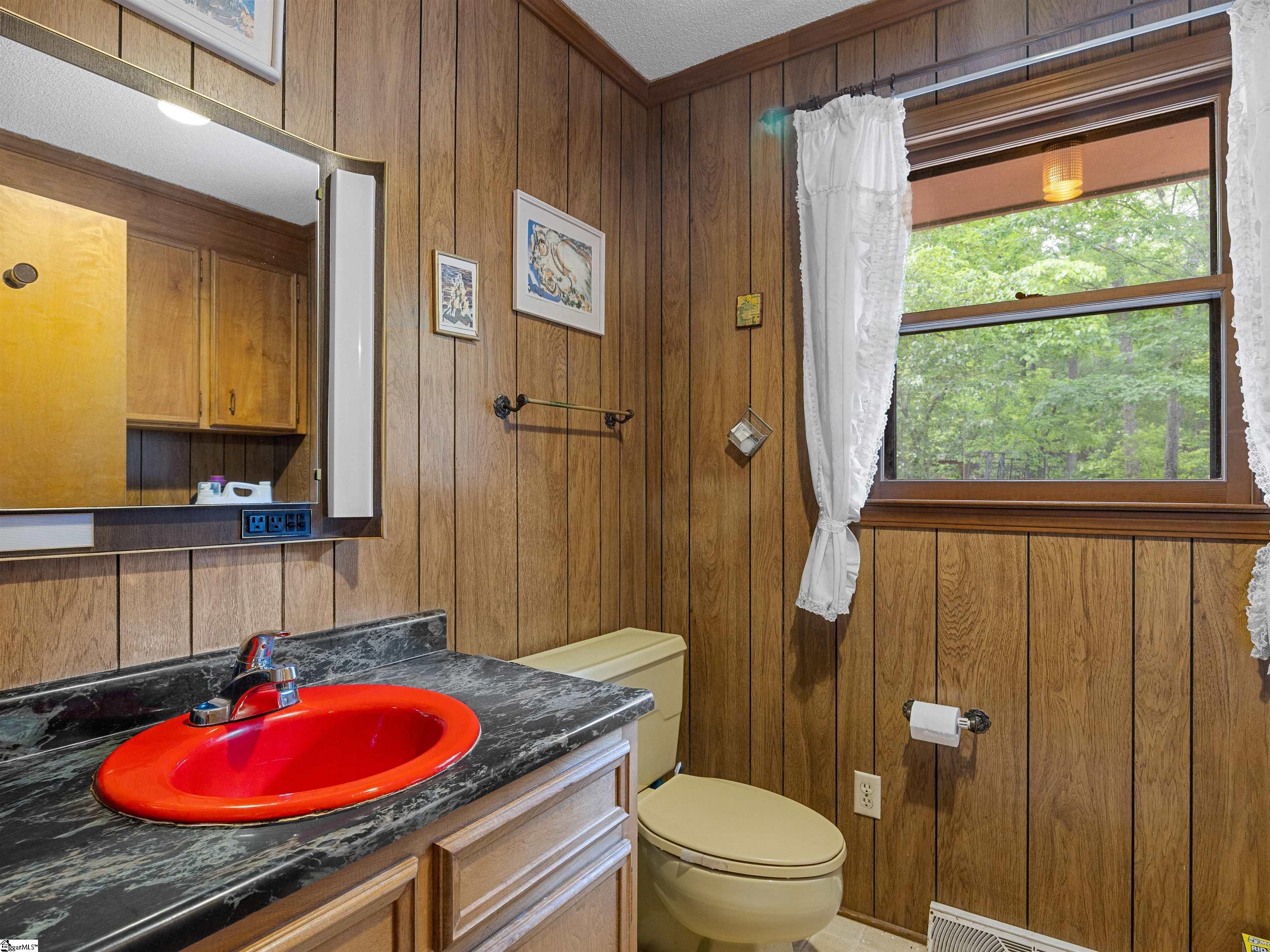 132 Rosecrest Road Spartanburg, SC 29303