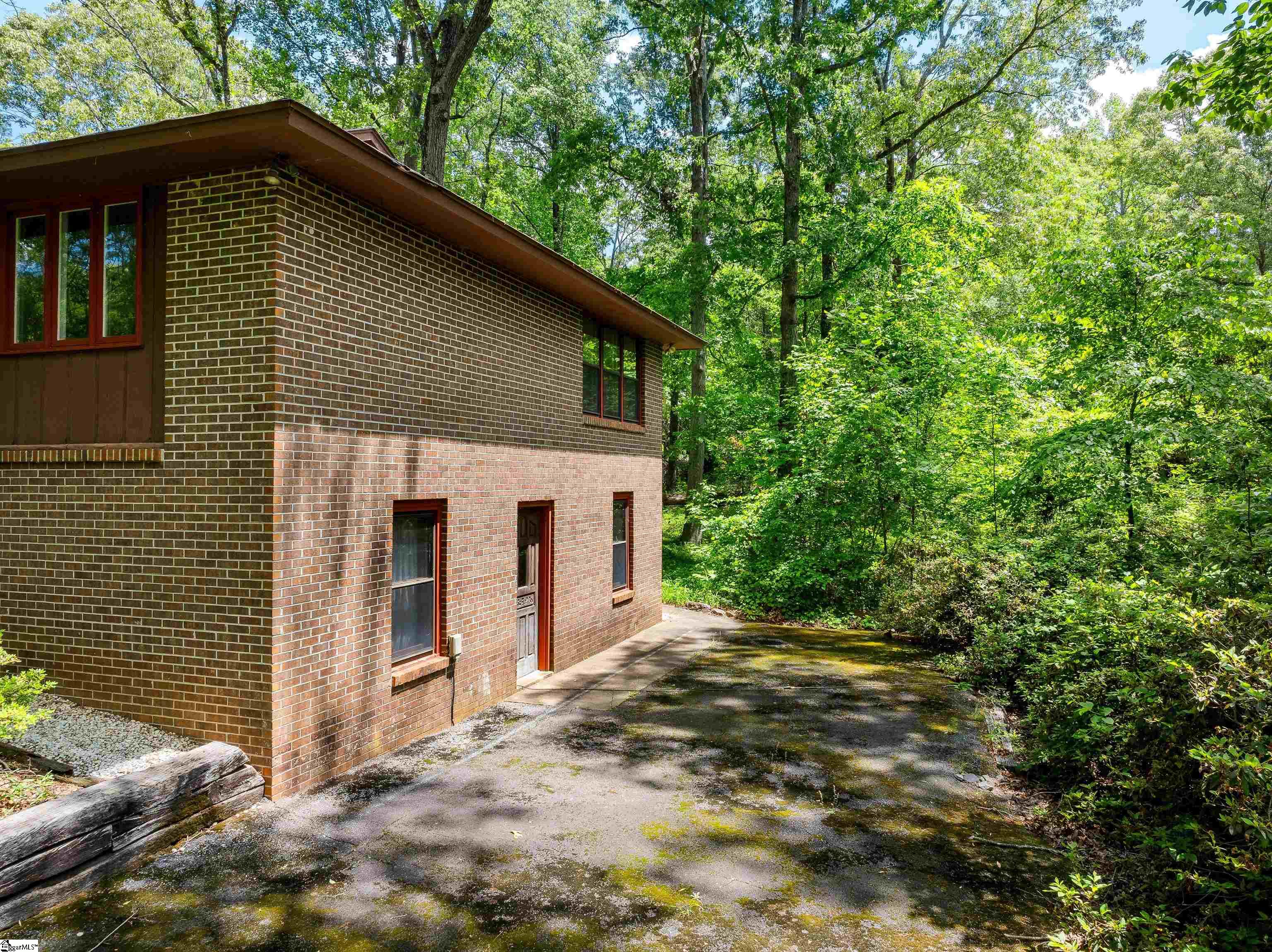 132 Rosecrest Road Spartanburg, SC 29303