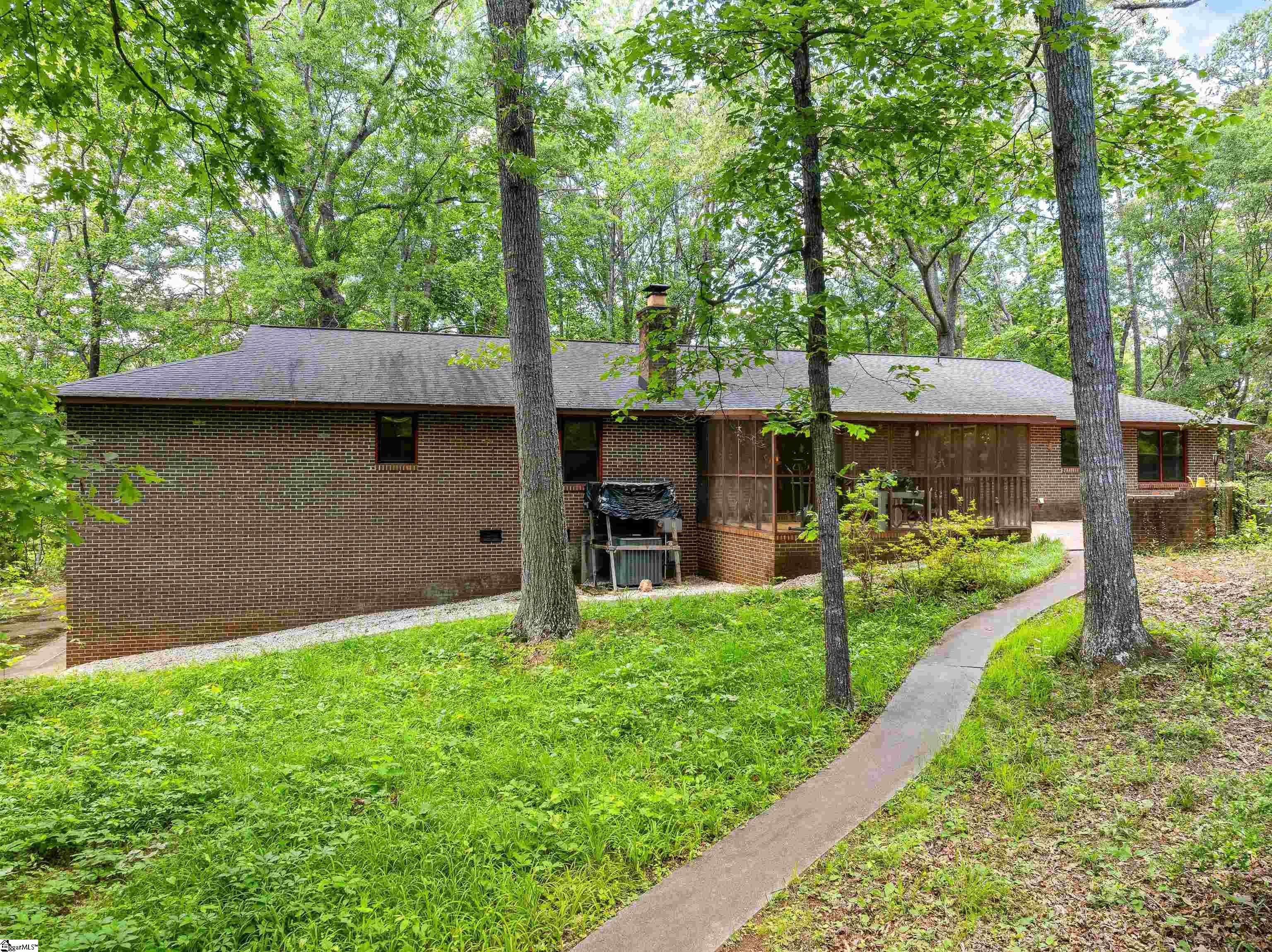 132 Rosecrest Road Spartanburg, SC 29303