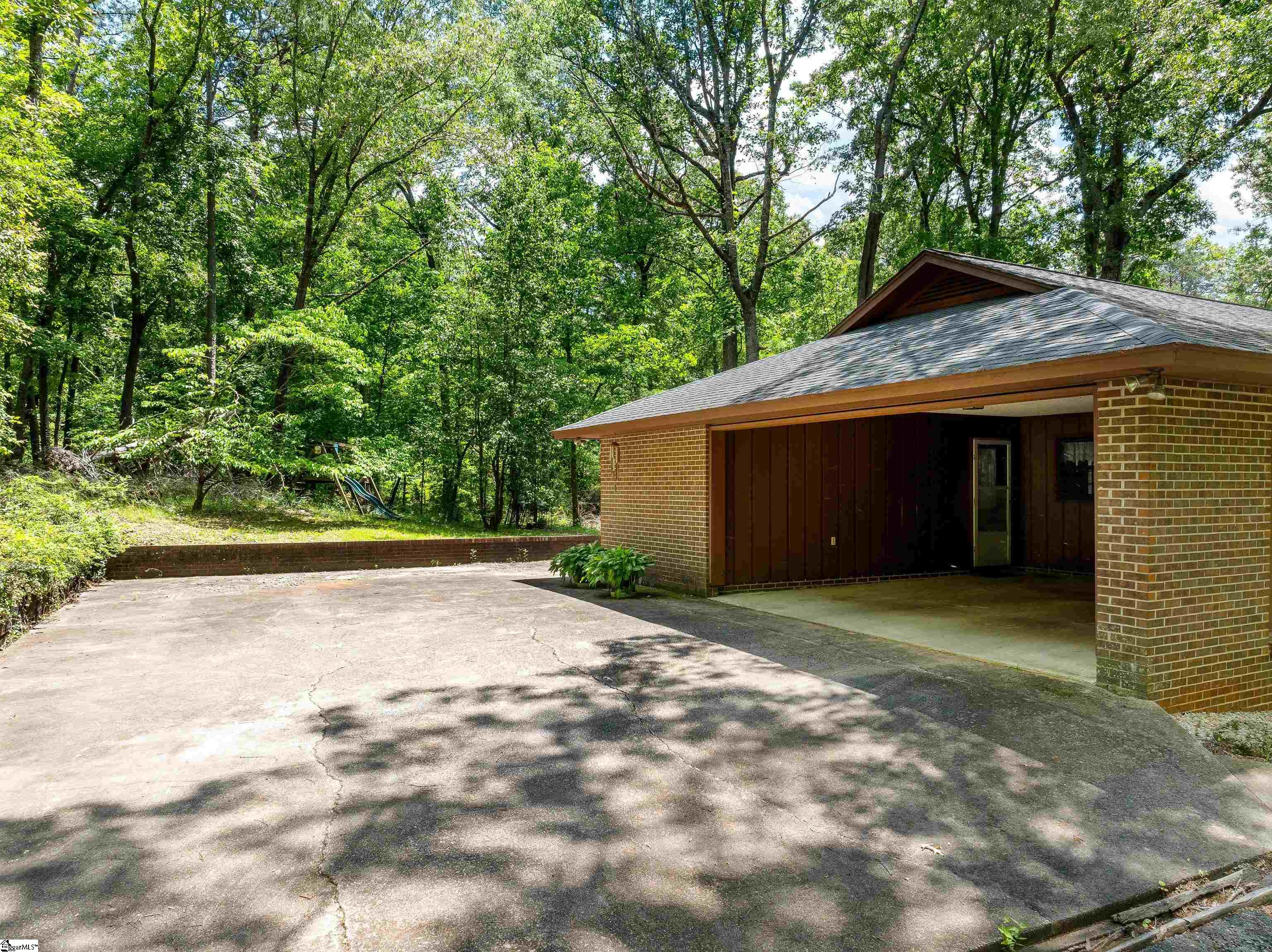 132 Rosecrest Road Spartanburg, SC 29303