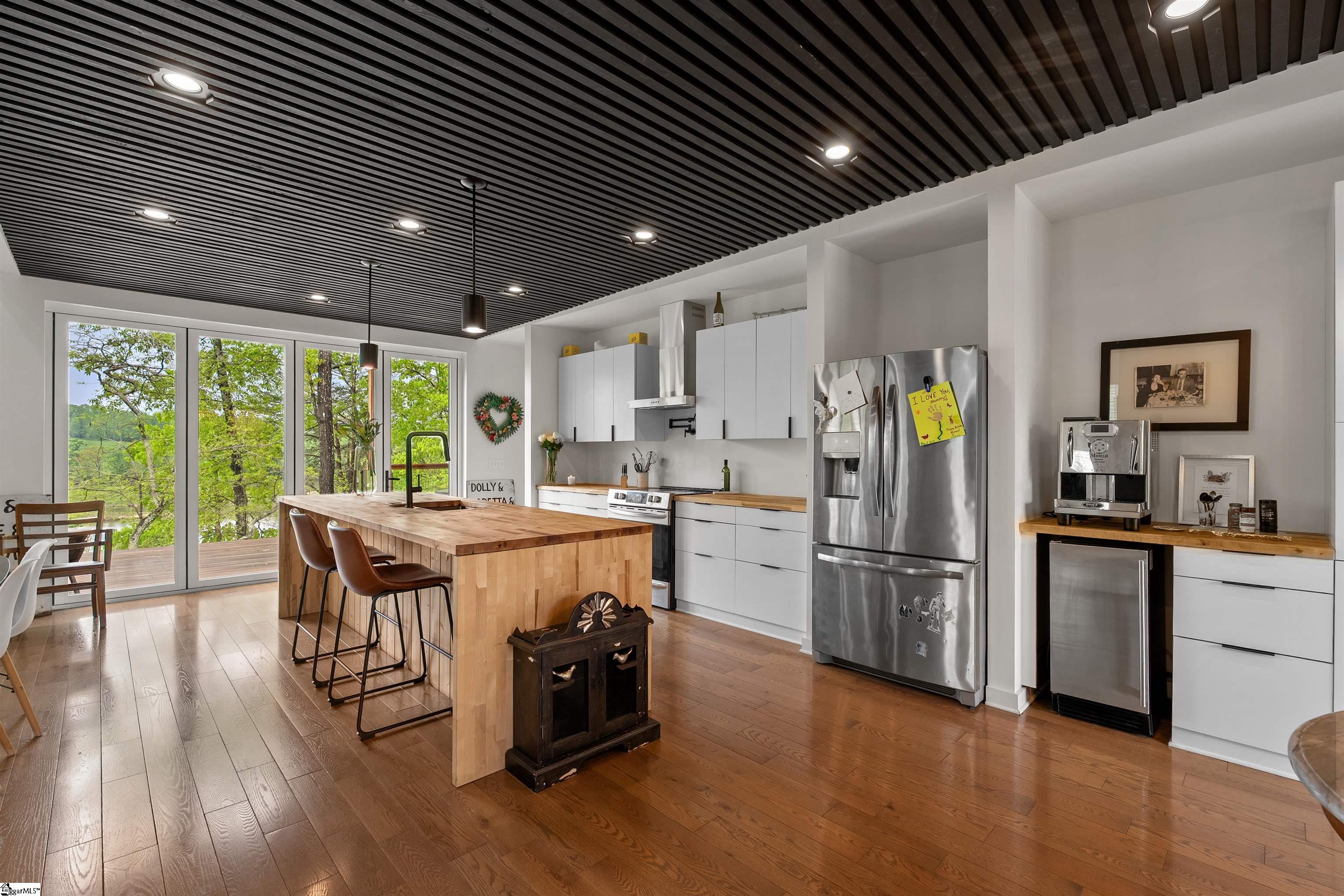 562 Club Drive Greenville, SC 29611