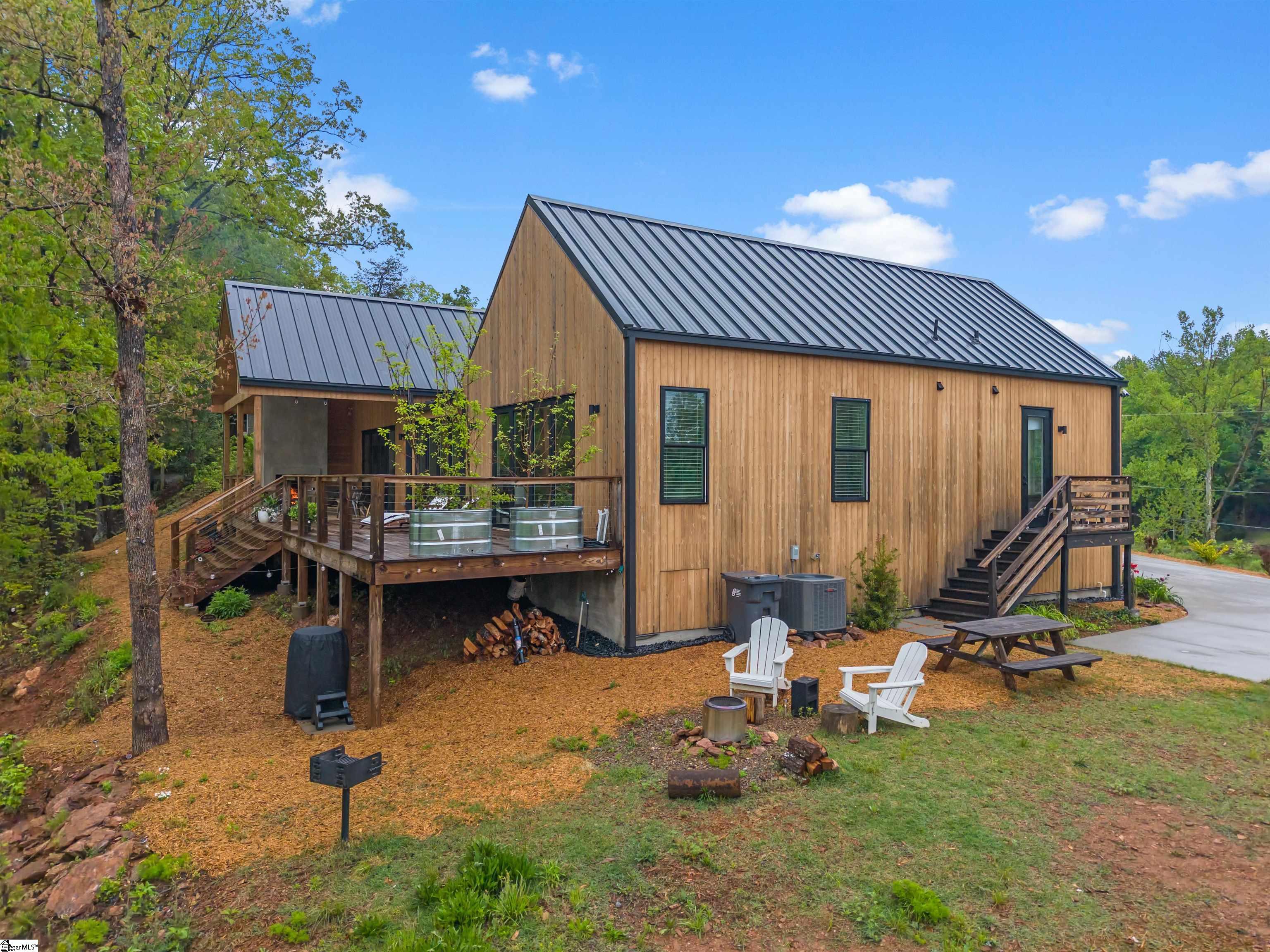 562 Club Drive Greenville, SC 29611