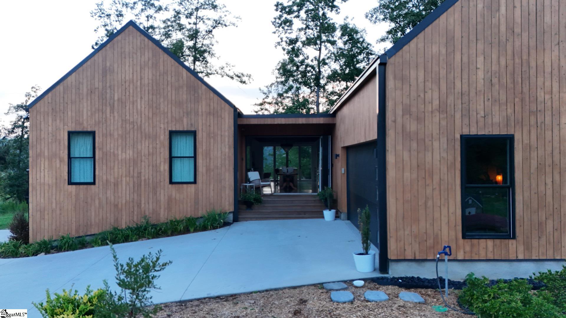 562 Club Drive Greenville, SC 29611