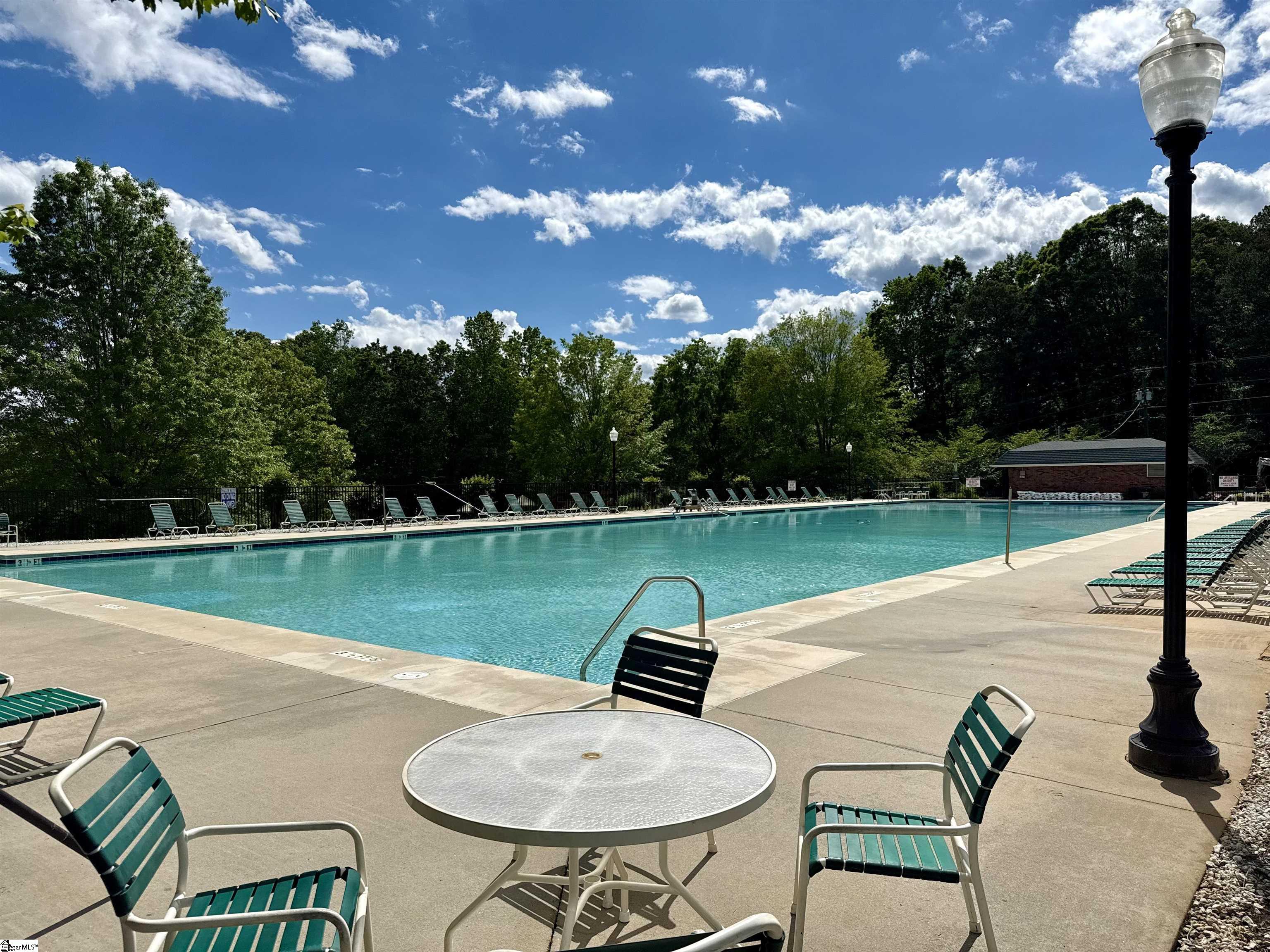 128 Sweetbriar Trail Westminster, SC 29693