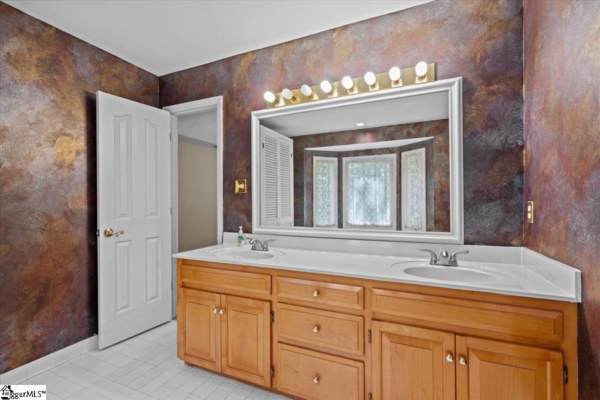 402 Woodgrove Trace Spartanburg, SC 29301