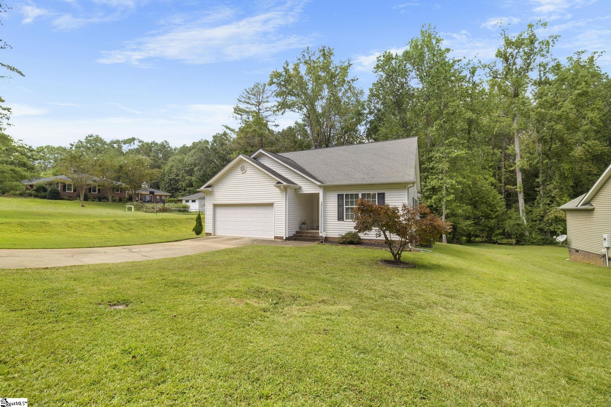 111 Woodvale Avenue Fountain Inn, SC 29644