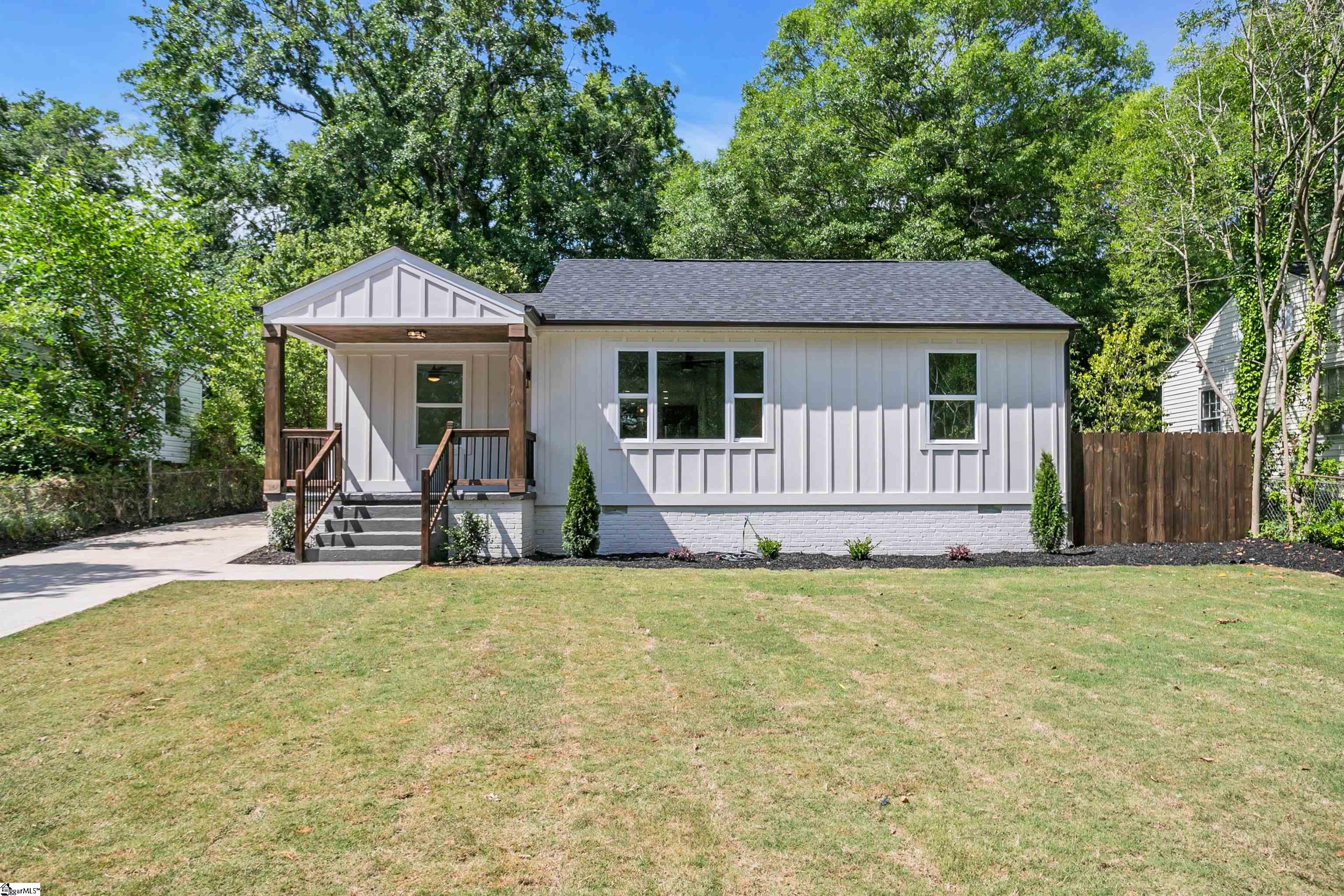 14 Pleasant Ridge Avenue Greenville, SC 29605
