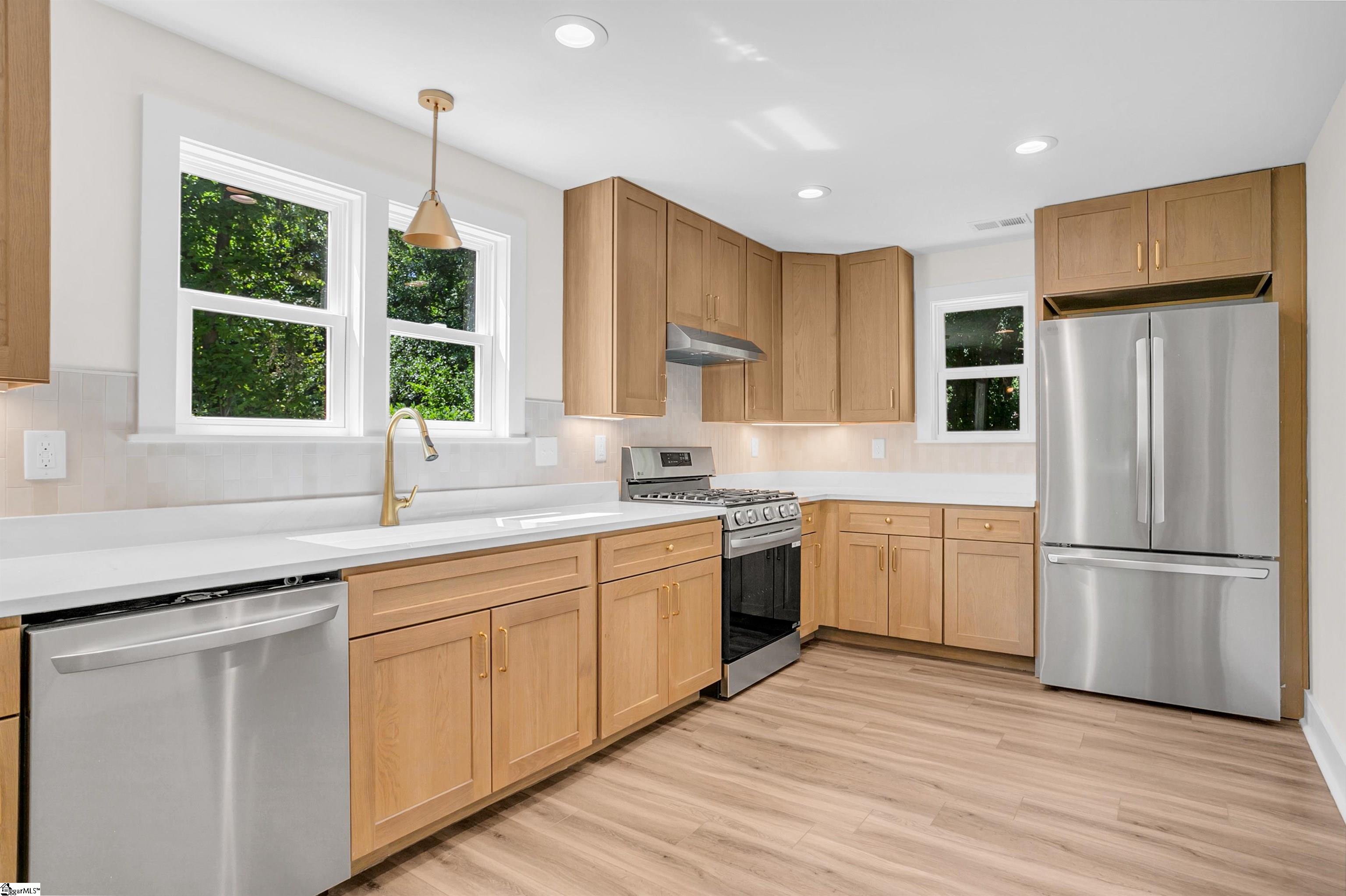 14 Pleasant Ridge Avenue Greenville, SC 29605