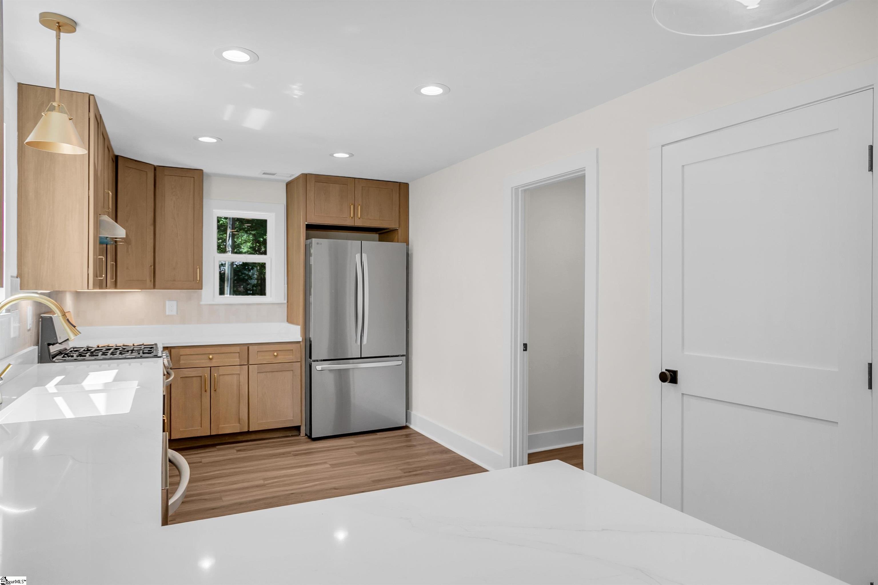 14 Pleasant Ridge Avenue Greenville, SC 29605
