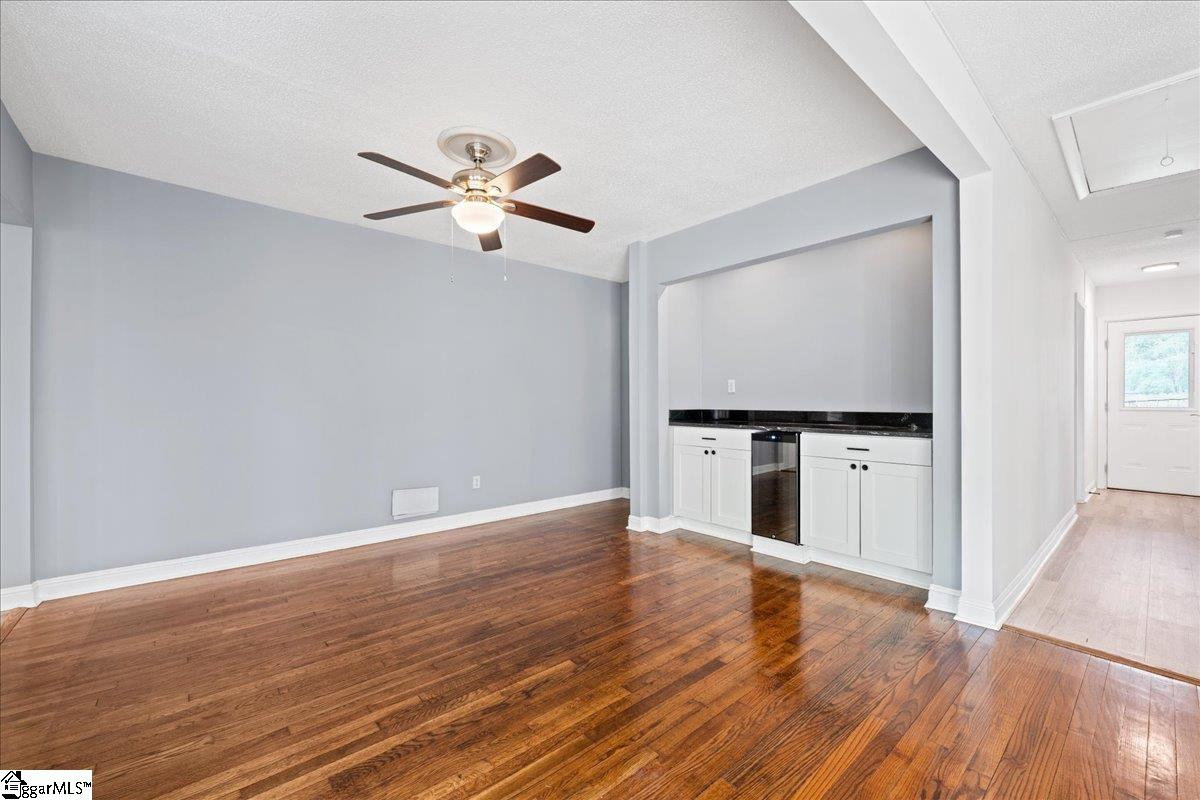 222 Woodview Avenue Spartanburg, SC 29306