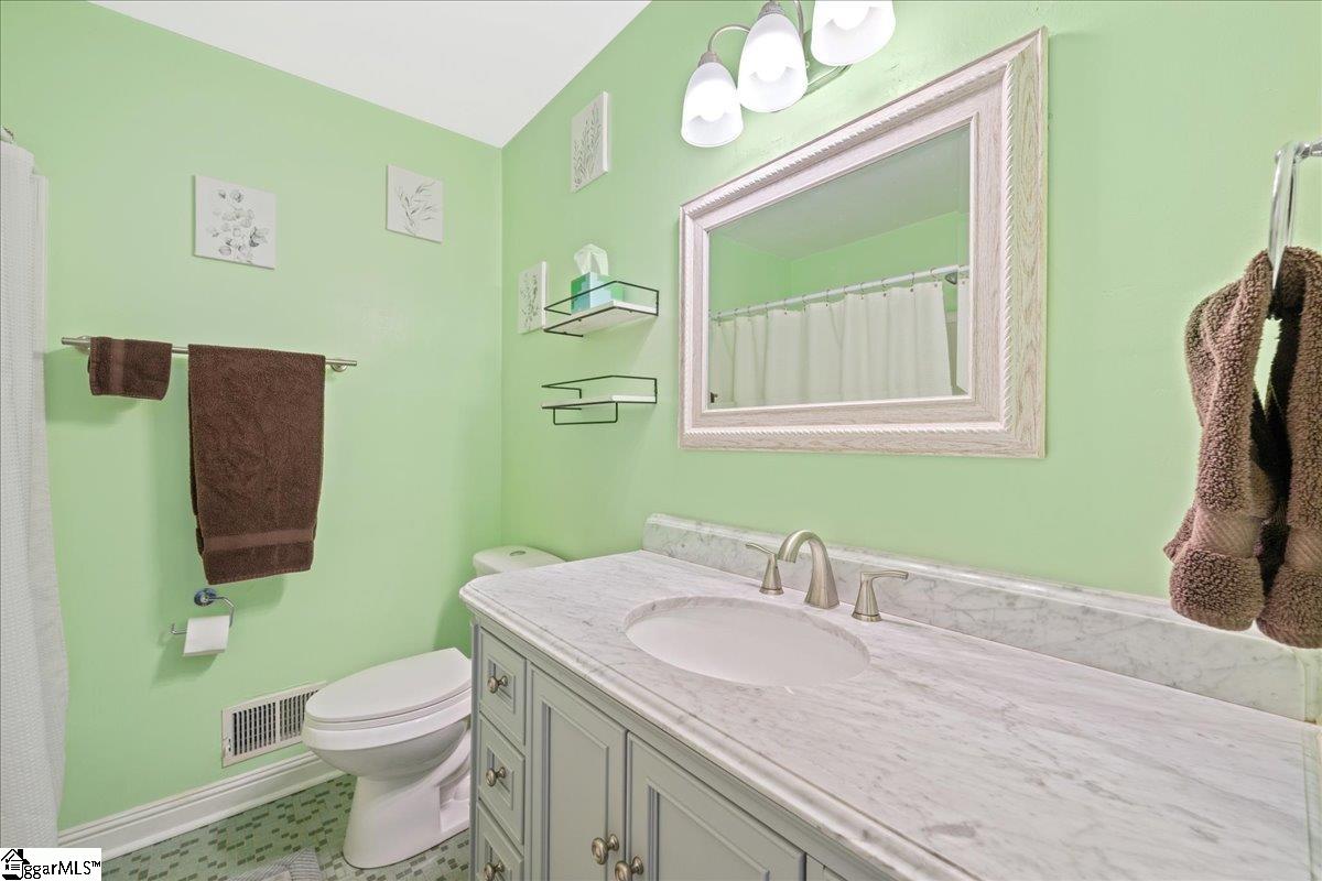 222 Woodview Avenue Spartanburg, SC 29306