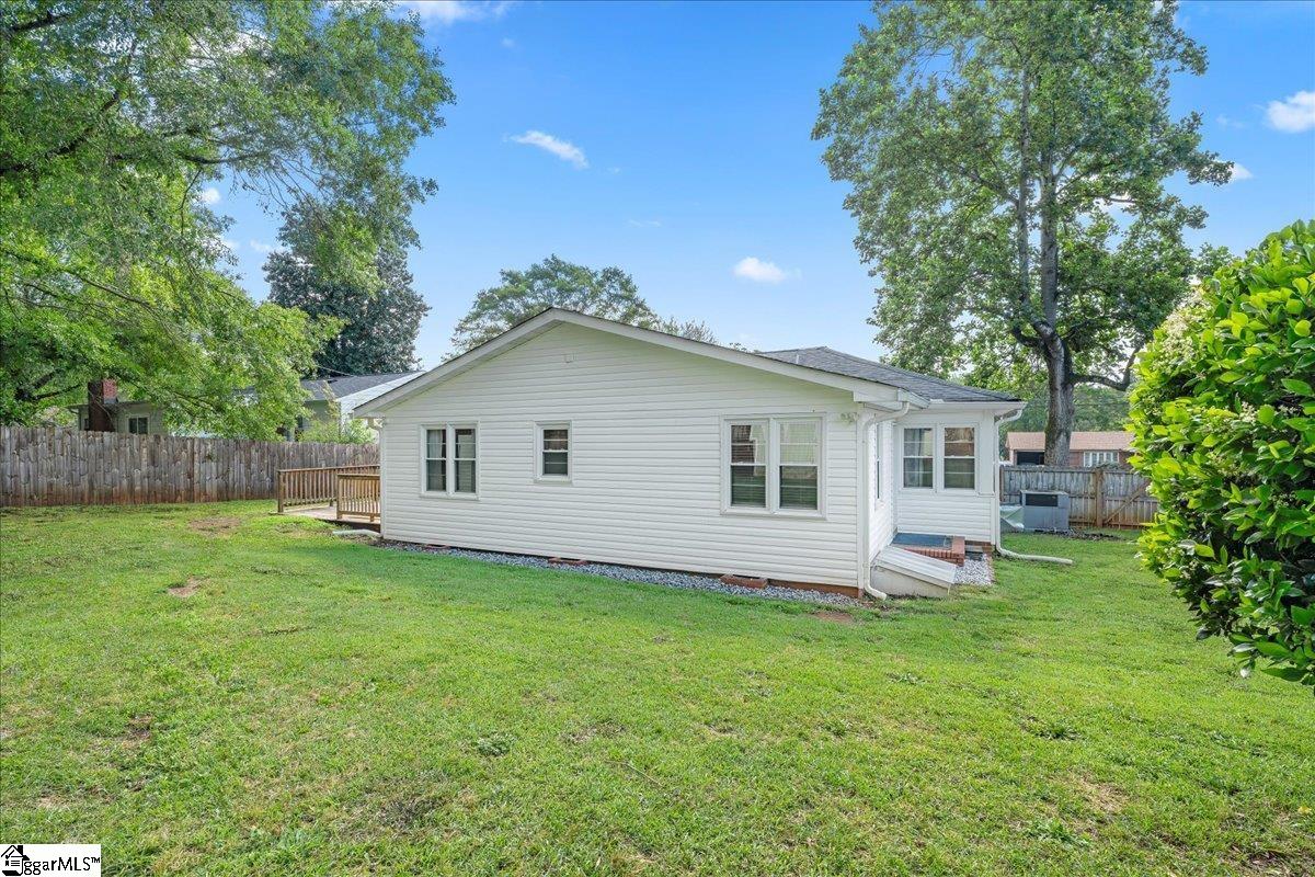 222 Woodview Avenue Spartanburg, SC 29306