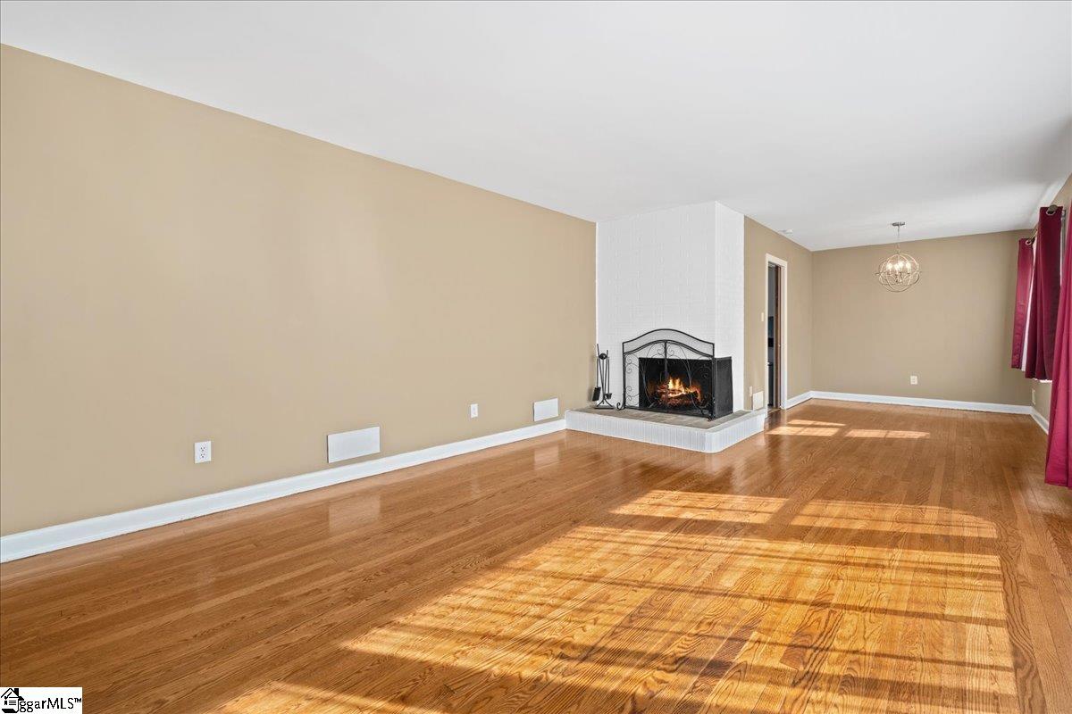 222 Woodview Avenue Spartanburg, SC 29306
