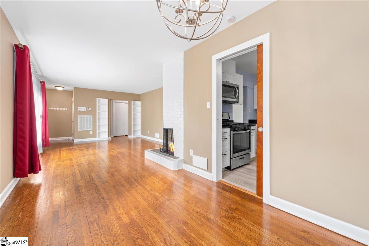 222 Woodview Avenue Spartanburg, SC 29306