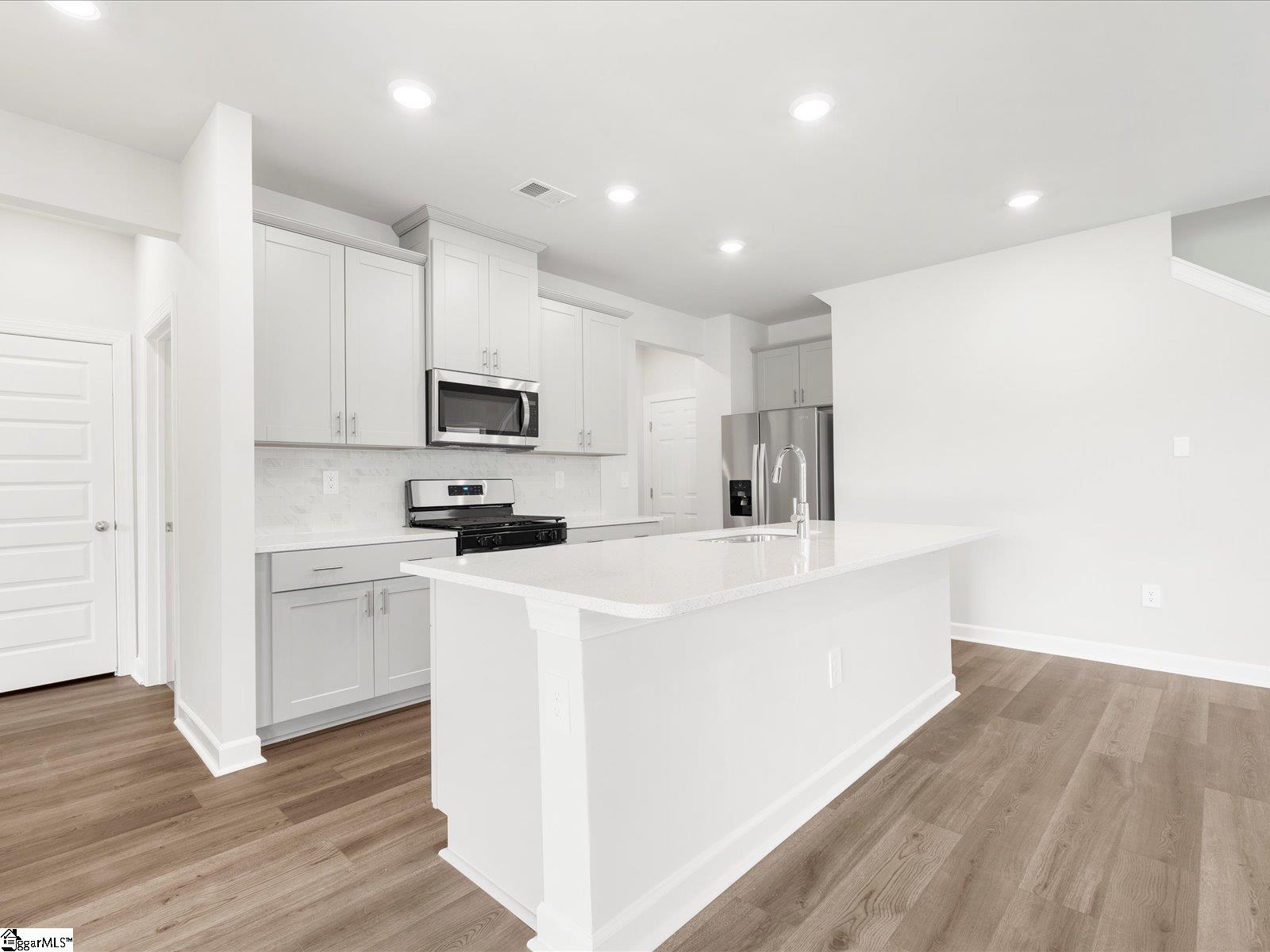 709 Whitebark Drive Pendelton, SC 29670