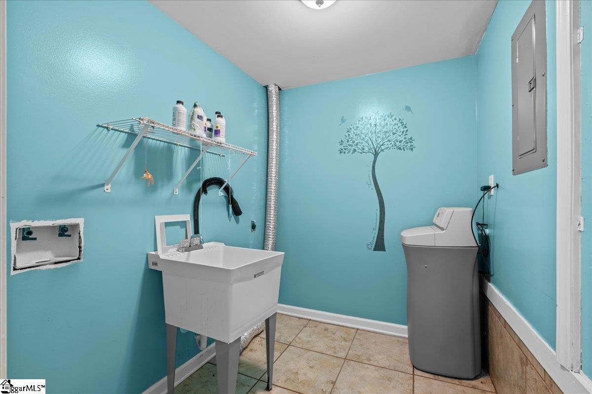 201 Stoneridge Road Spartanburg, SC 29306