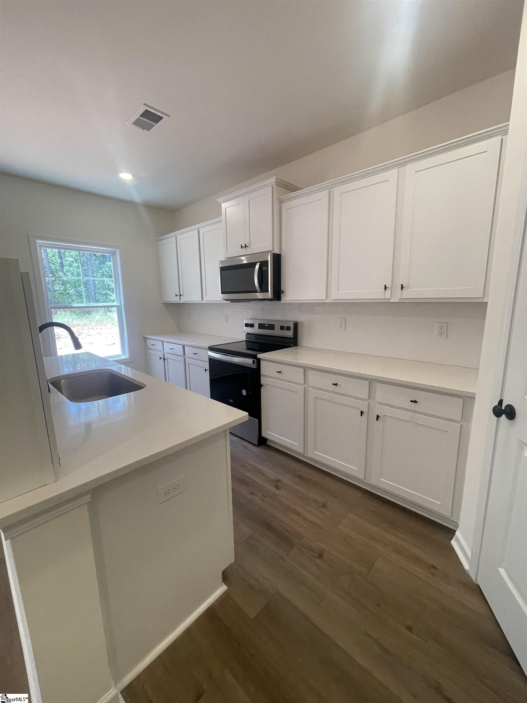 1 Sweetgrass Street Central, SC 29630