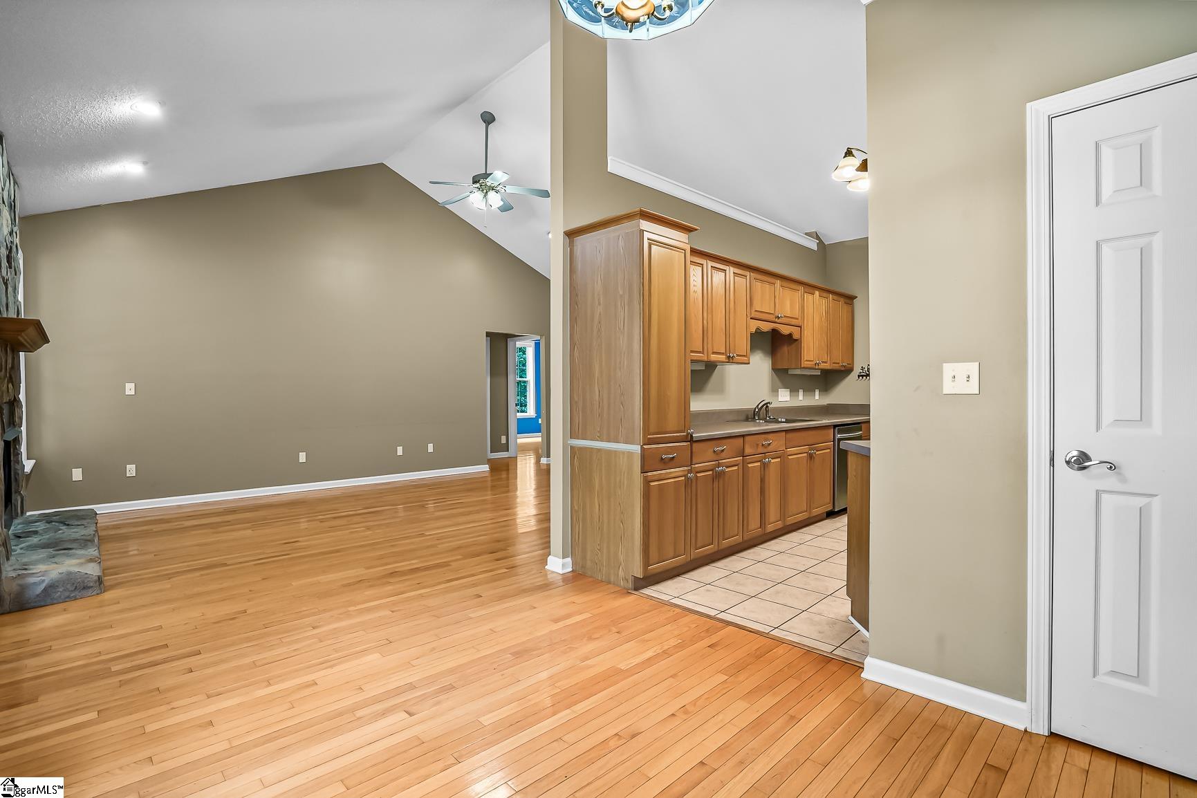 1298 Moorehead Place Pendelton, SC 29670