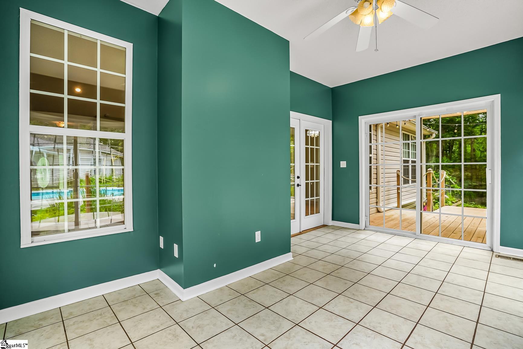 1298 Moorehead Place Pendelton, SC 29670