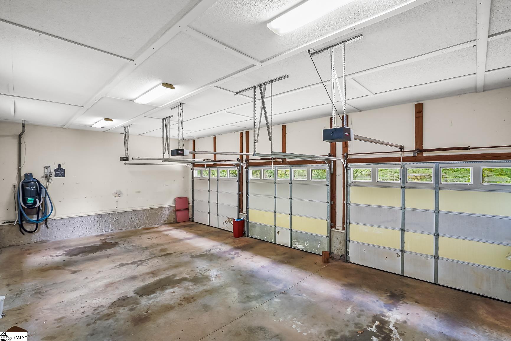 1298 Moorehead Place Pendelton, SC 29670