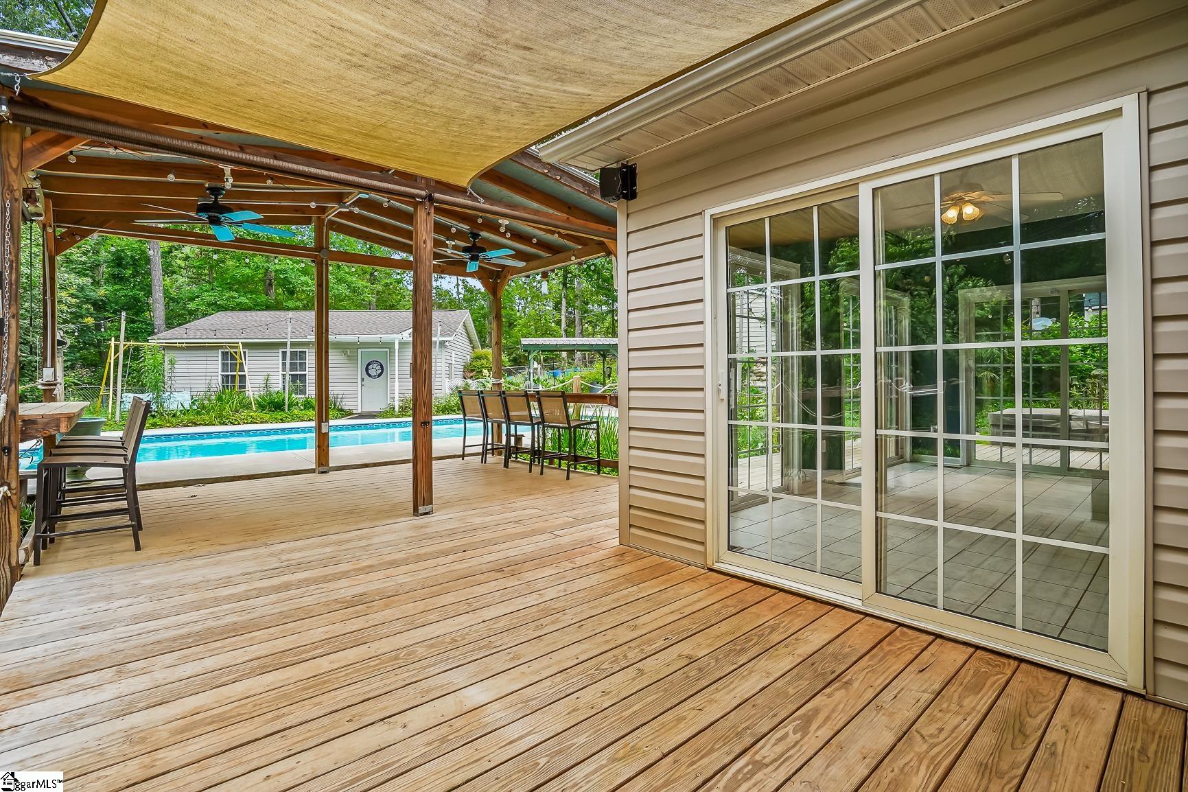 1298 Moorehead Place Pendelton, SC 29670