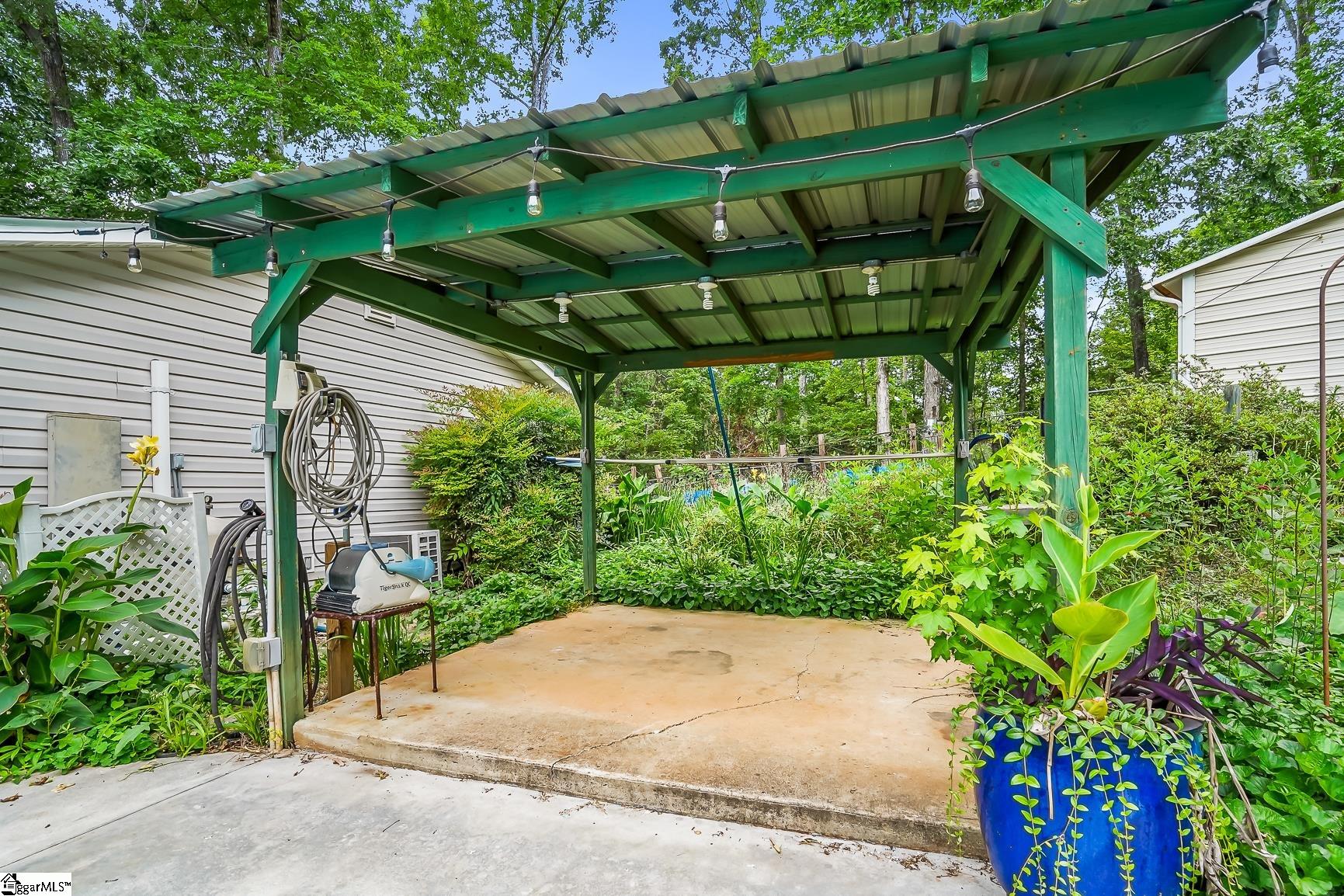 1298 Moorehead Place Pendelton, SC 29670
