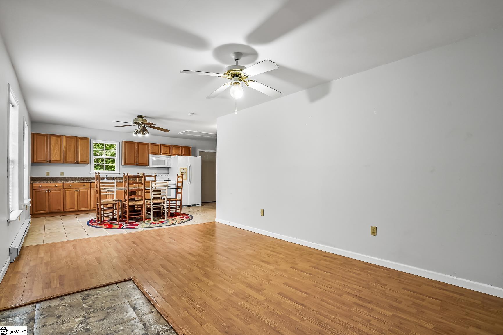 1298 Moorehead Place Pendelton, SC 29670