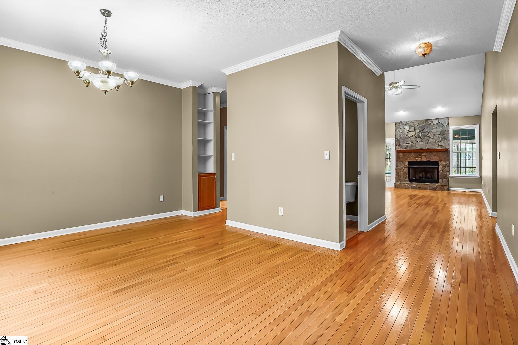 1298 Moorehead Place Pendelton, SC 29670