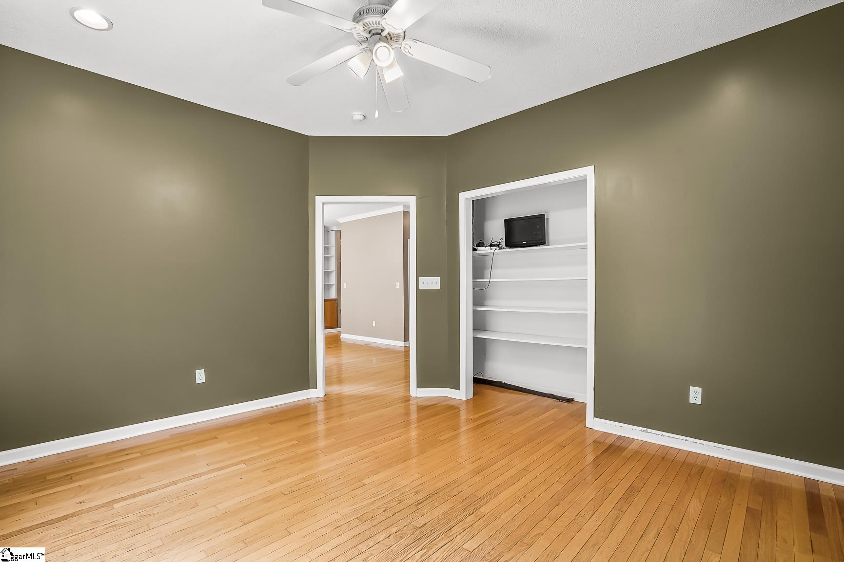1298 Moorehead Place Pendelton, SC 29670