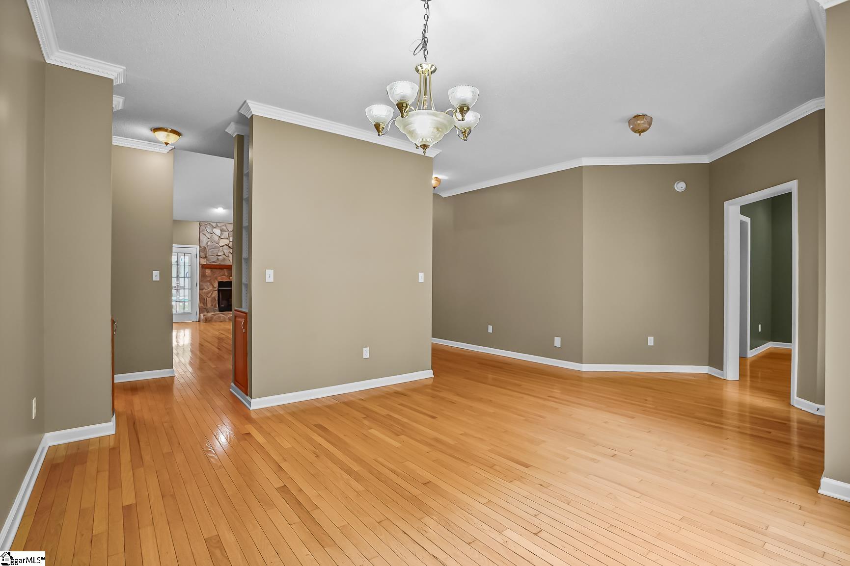 1298 Moorehead Place Pendelton, SC 29670