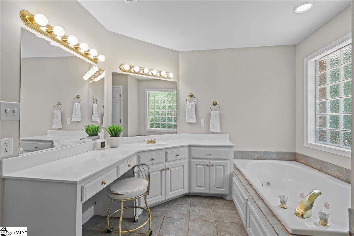 155 Lake Park Drive Spartanburg, SC 29306