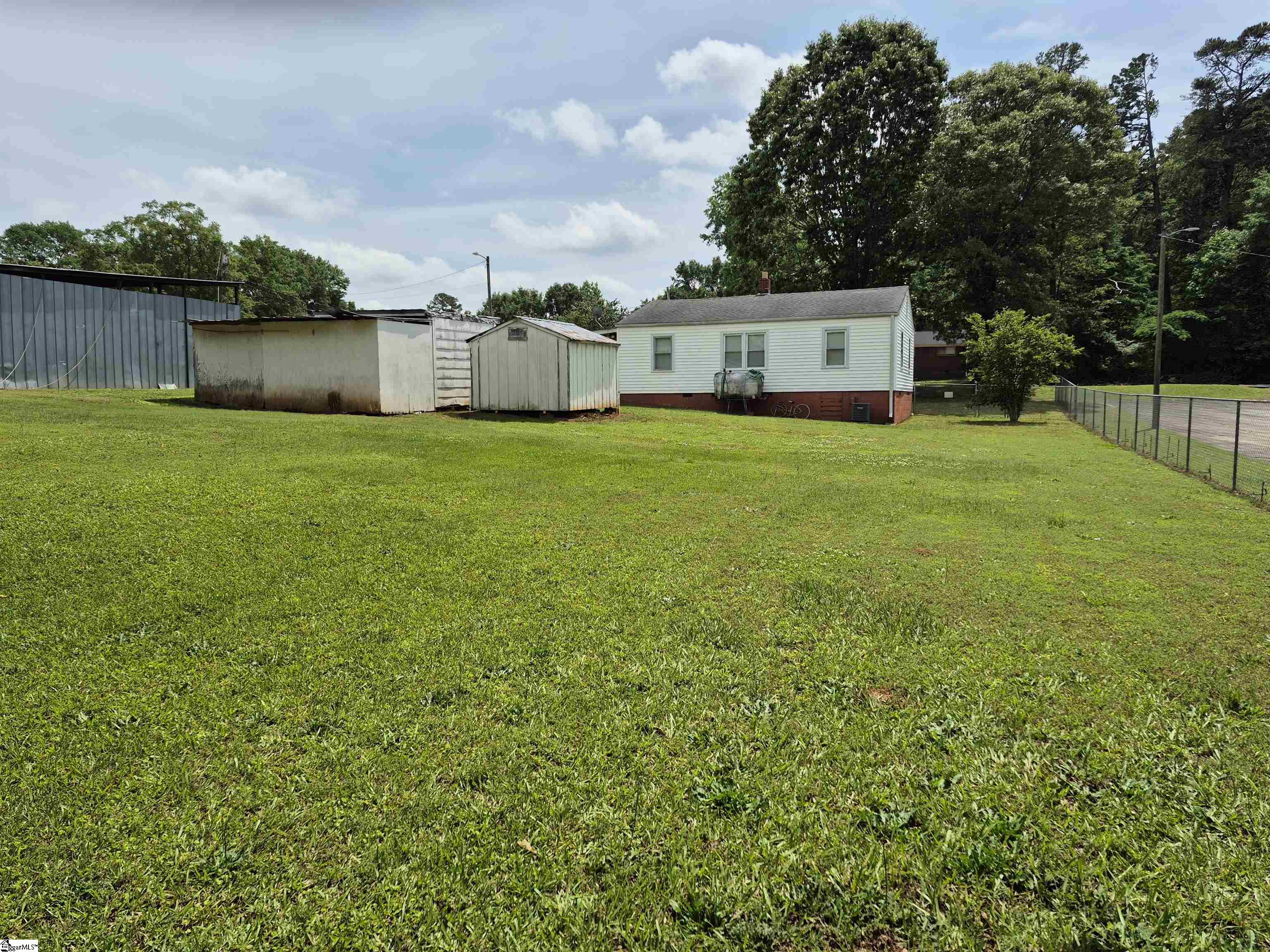 42 Reeves Avenue Greenville, SC 29605-4731