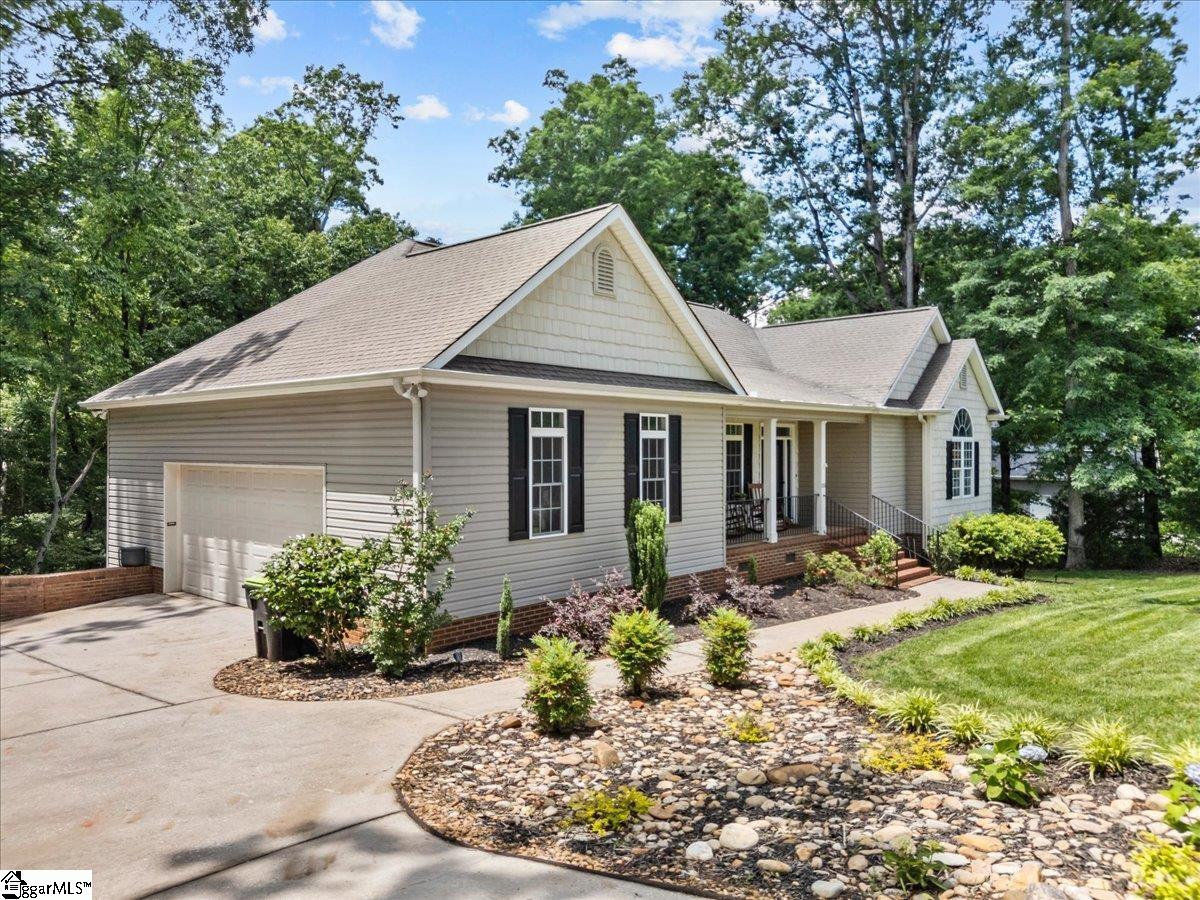 115 Woods Way Anderson, SC 29625