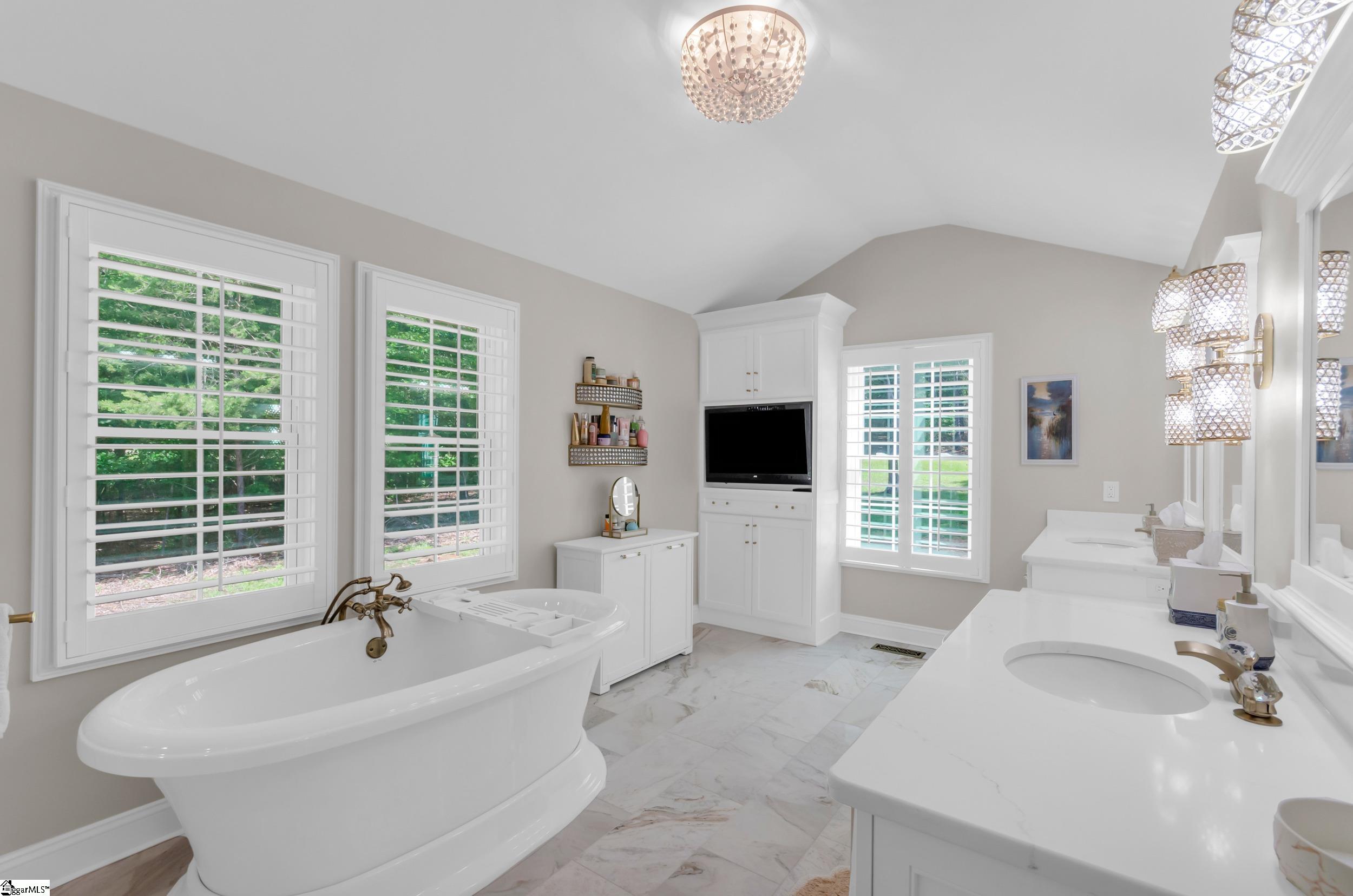 47 Rabbit Run Hartwell, GA 30643