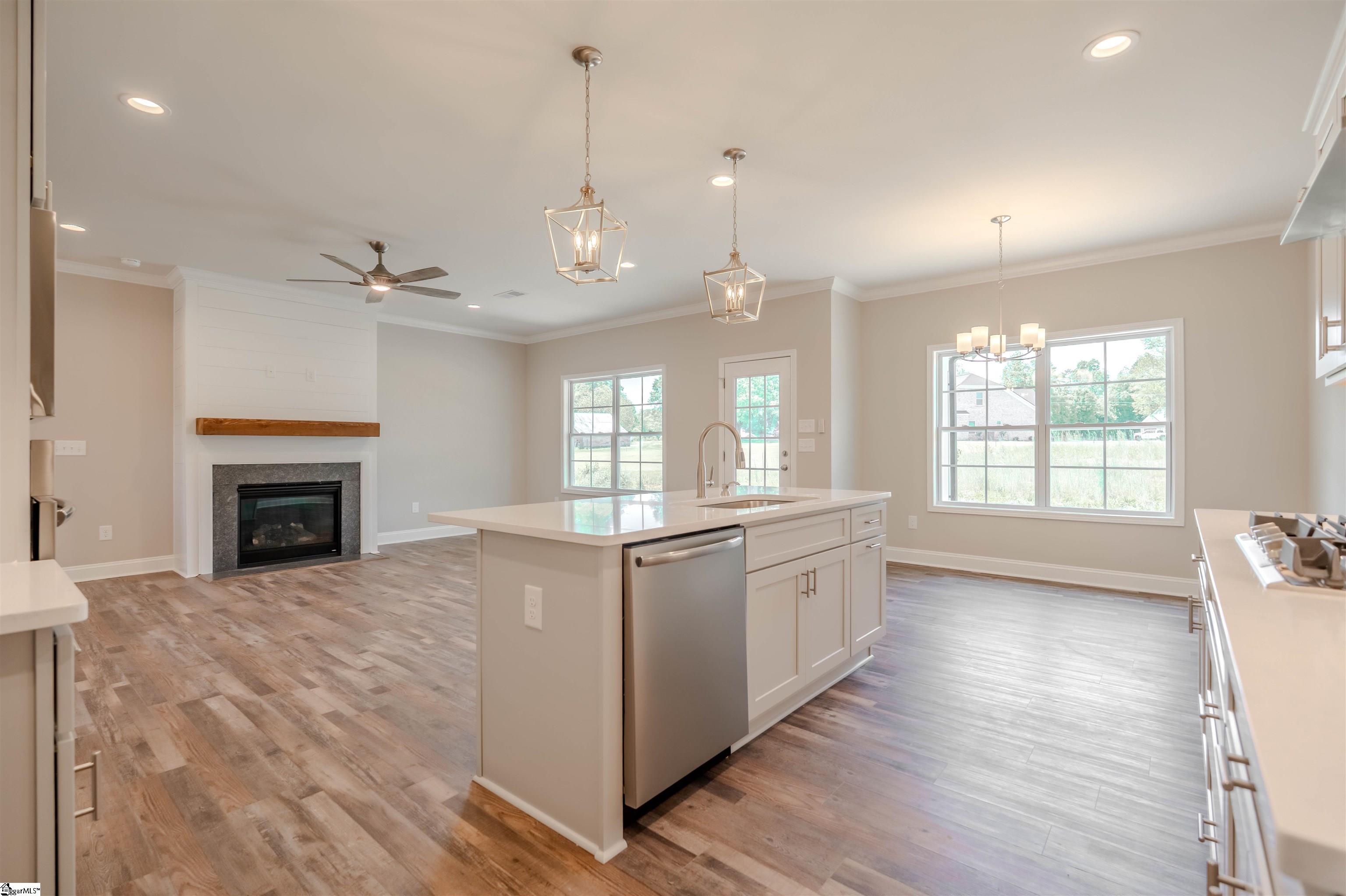 108 Willett Trail Taylors, SC 29687