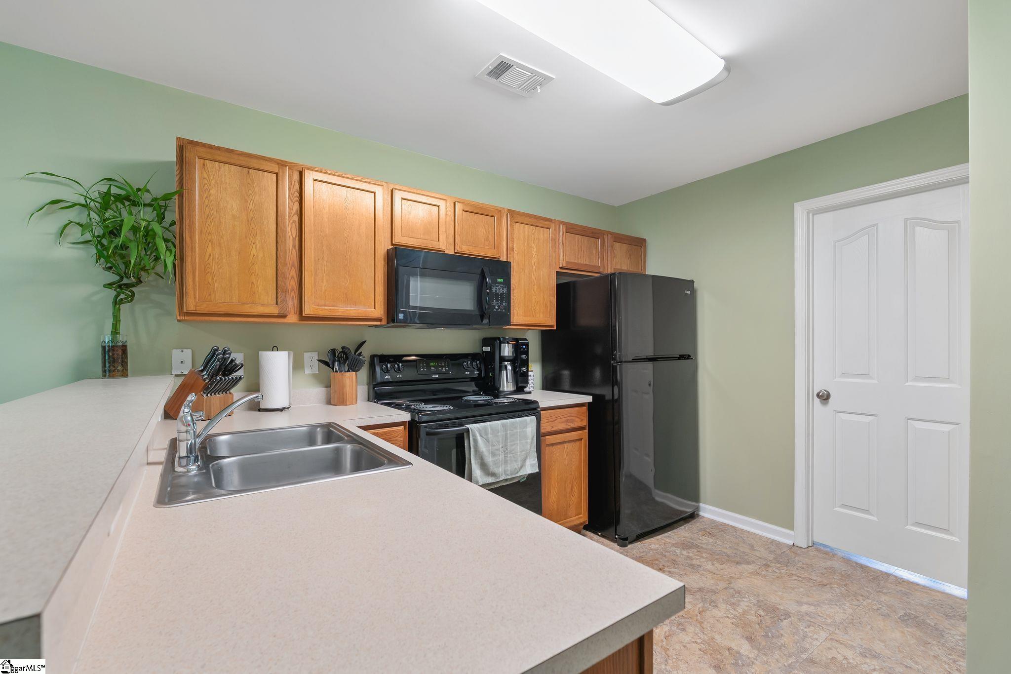 9 Hollow Tree Way Greenville, SC 29605-6430